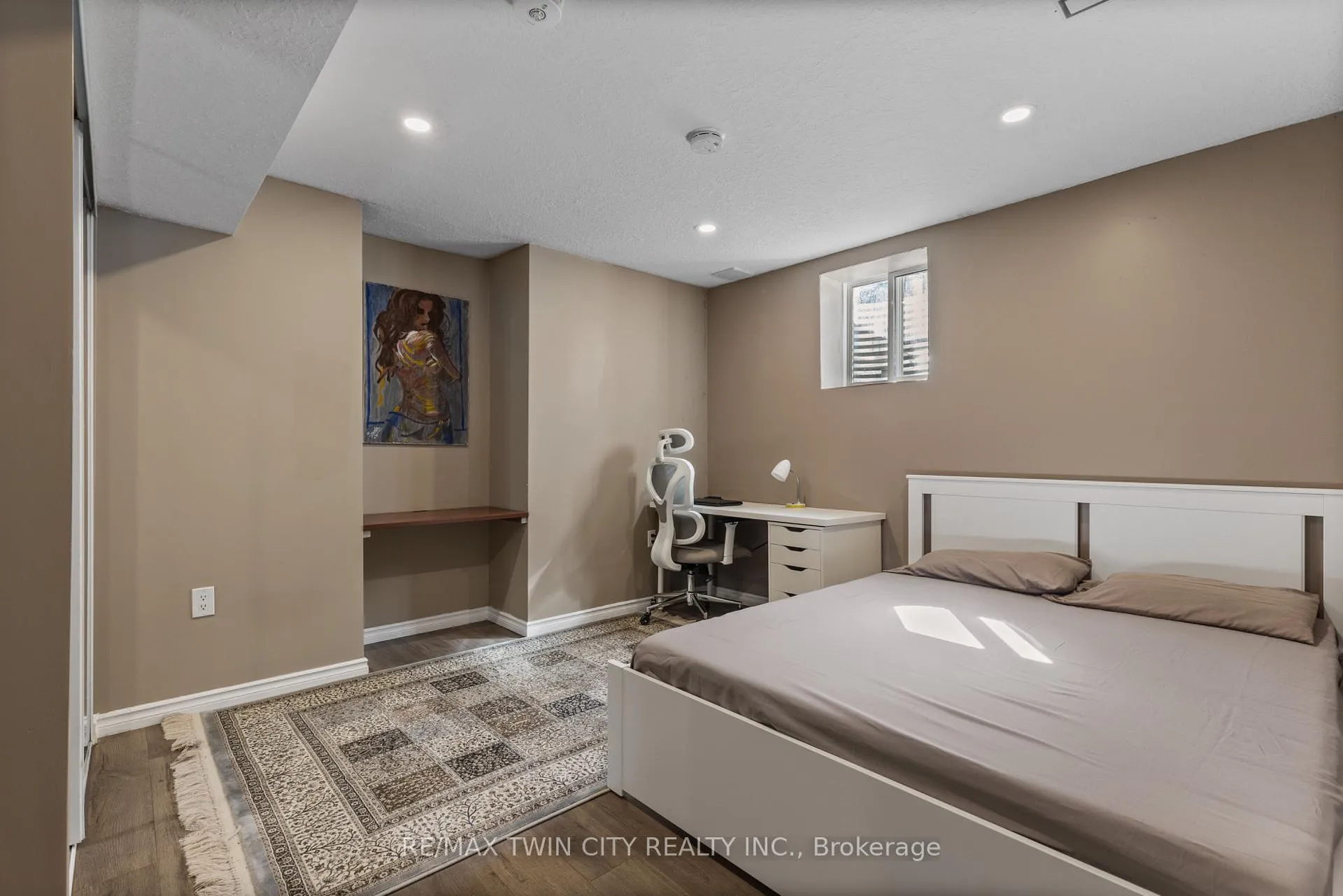 Photo 31 of 304 Falling Green Crescent, Kitchener — HOMEH