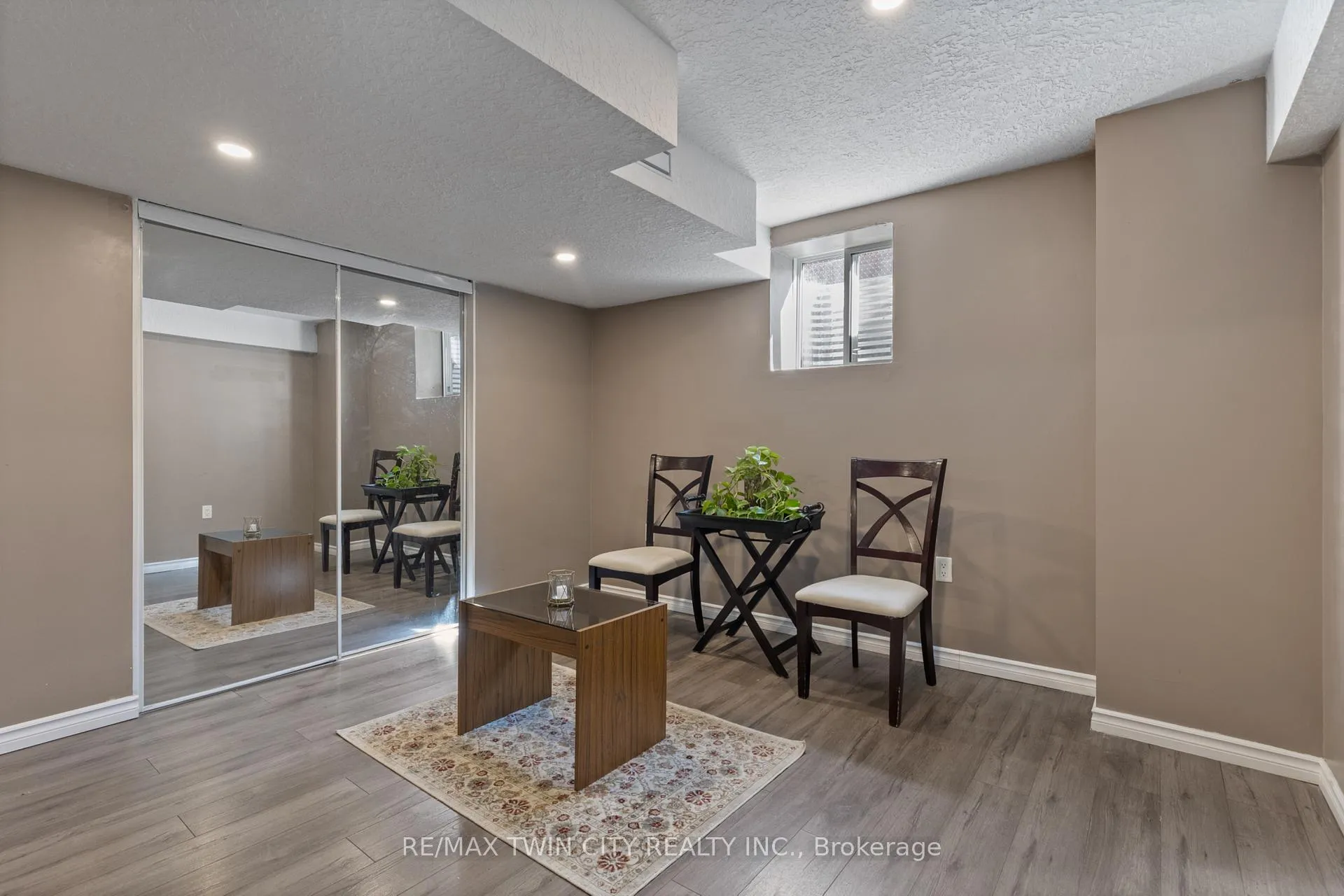 Photo 33 of 304 Falling Green Crescent, Kitchener — HOMEH