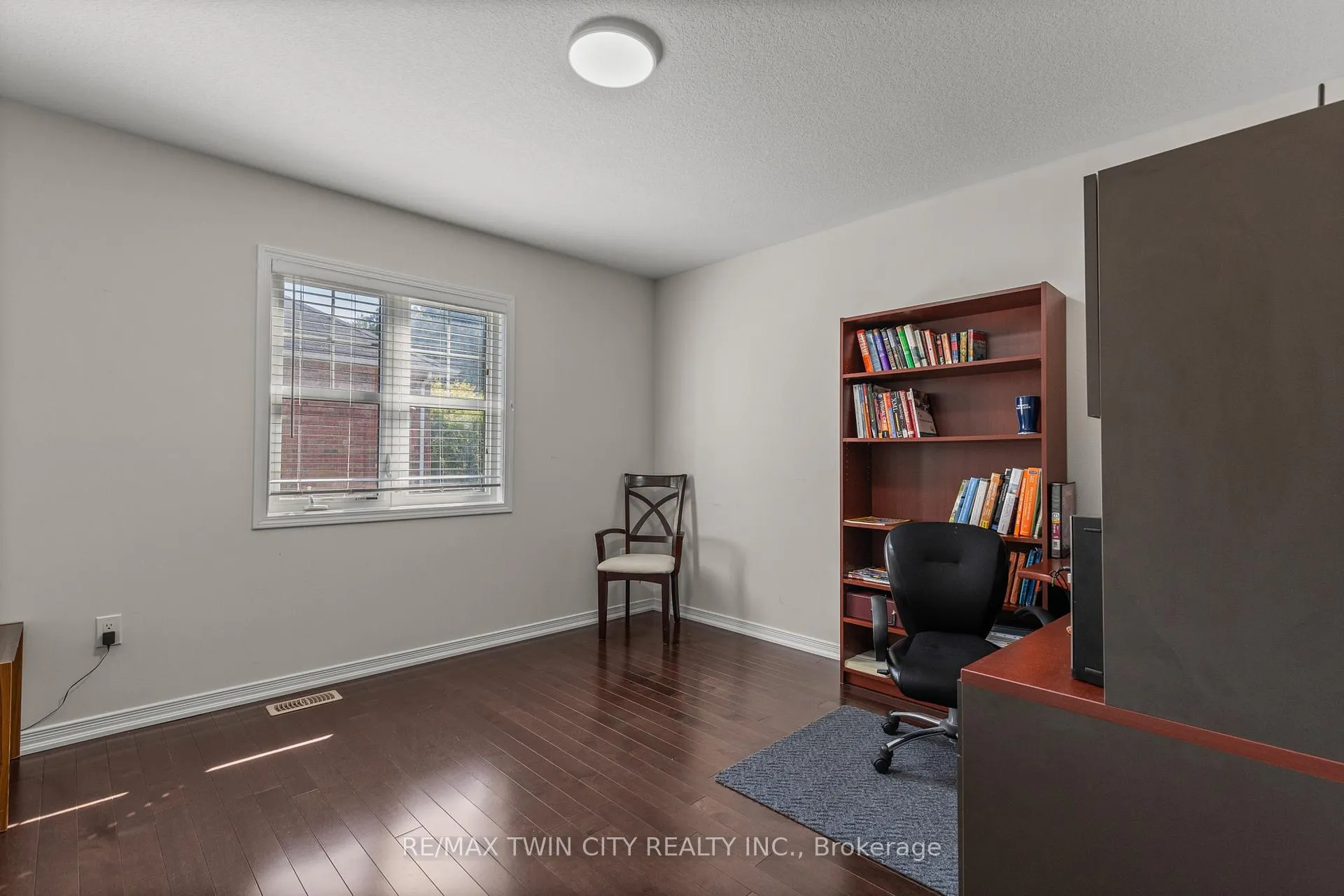 Photo 35 of 304 Falling Green Crescent, Kitchener — HOMEH