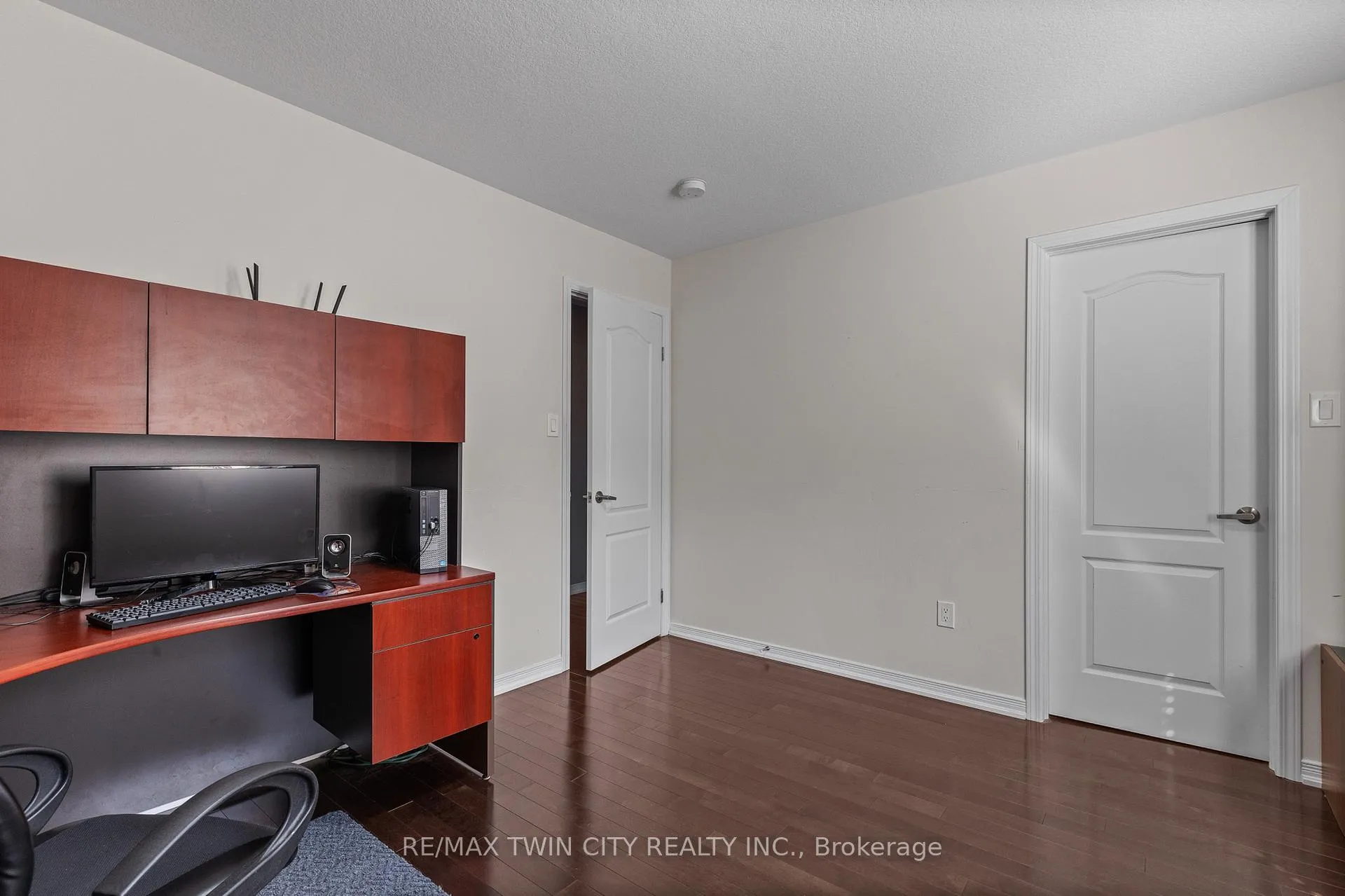 Photo 36 of 304 Falling Green Crescent, Kitchener — HOMEH