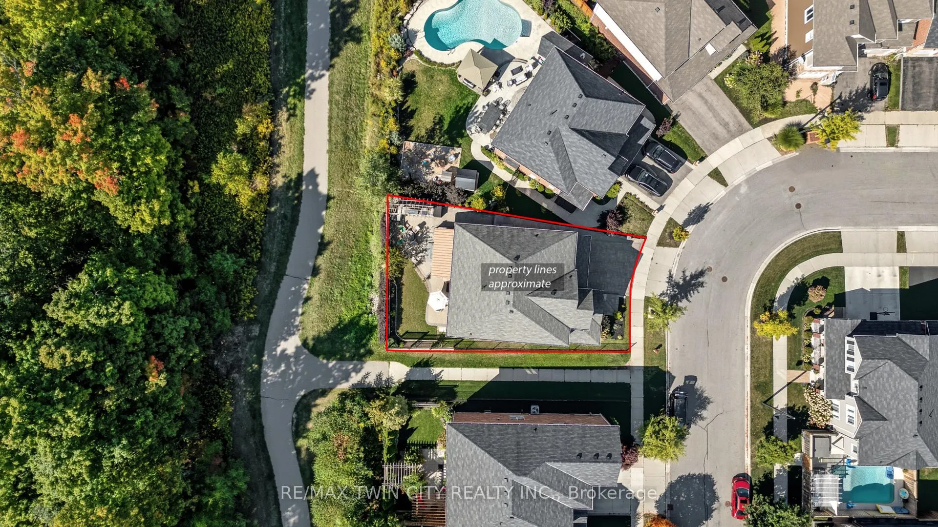 Photo 43 of 304 Falling Green Crescent, Kitchener — HOMEH