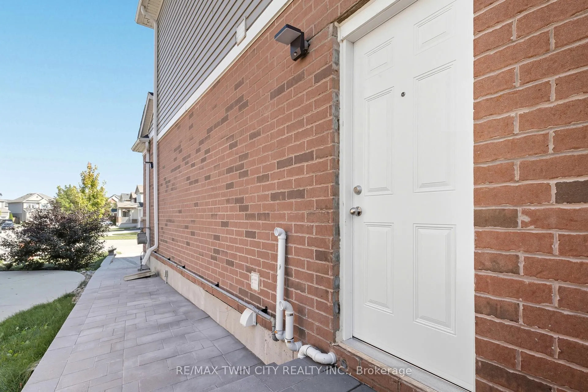 Photo 45 of 304 Falling Green Crescent, Kitchener — HOMEH