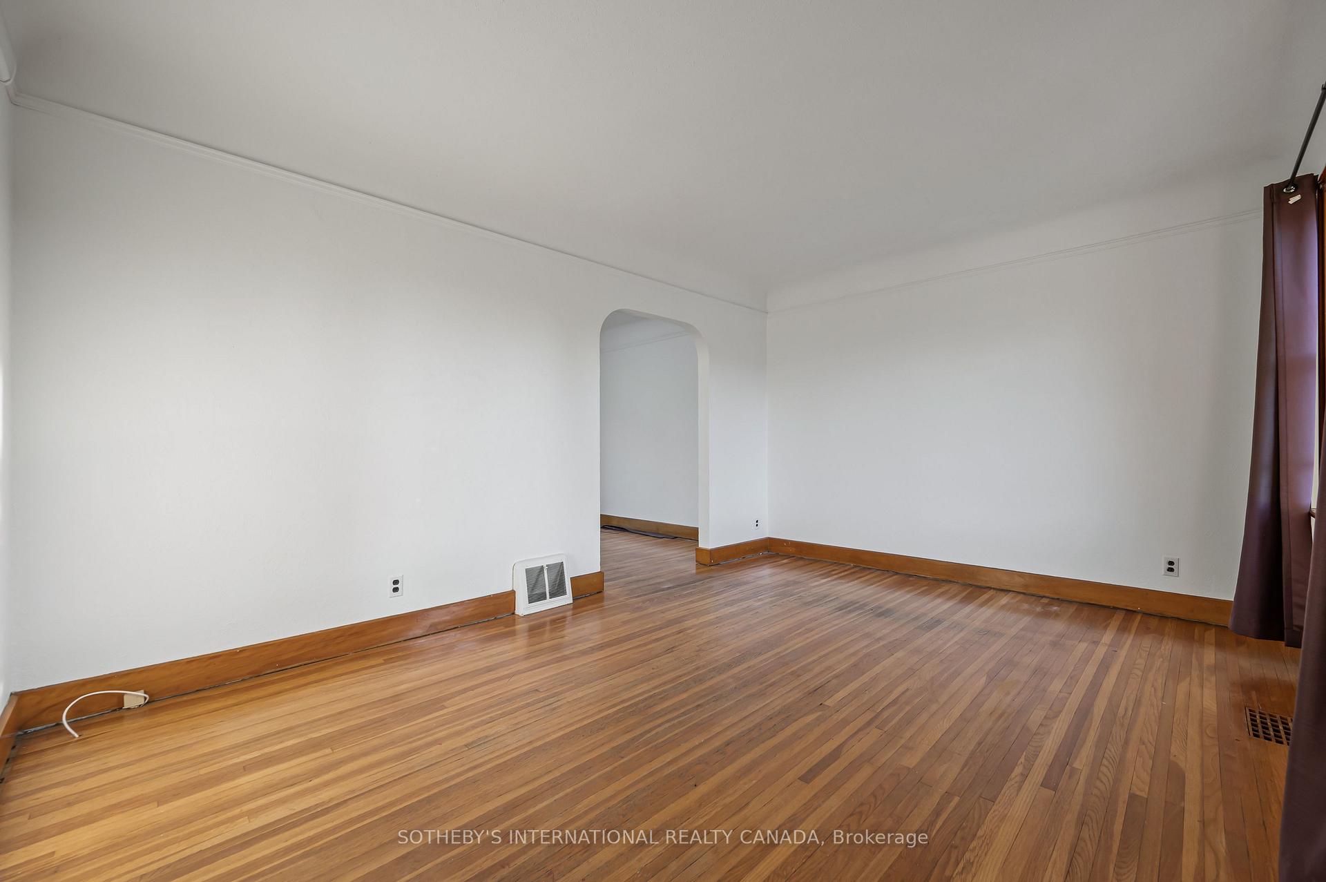Photo 9 of 185 Highland Road W, Kitchener — HOMEH