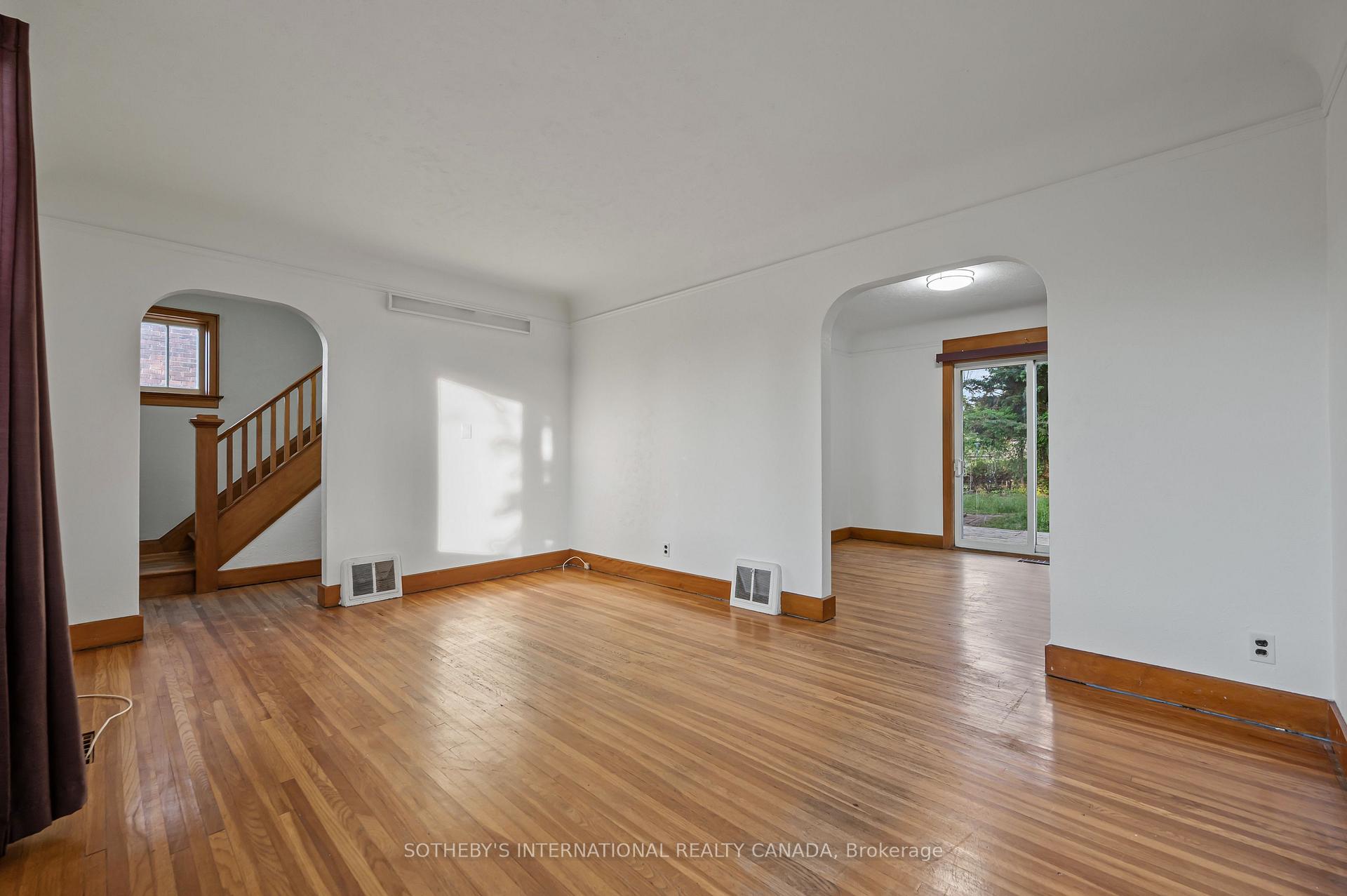 Photo 10 of 185 Highland Road W, Kitchener — HOMEH