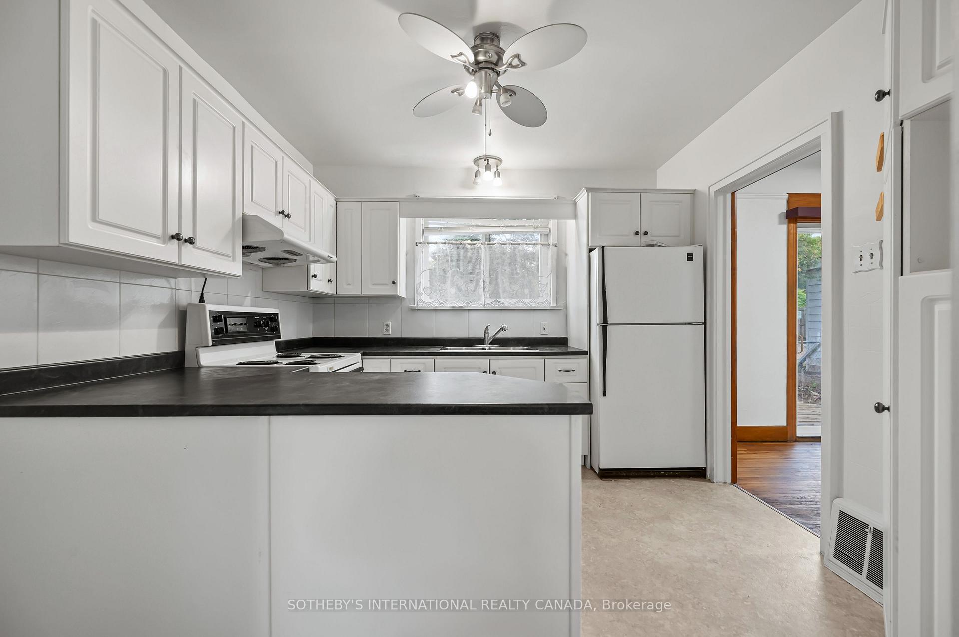 Photo 14 of 185 Highland Road W, Kitchener — HOMEH