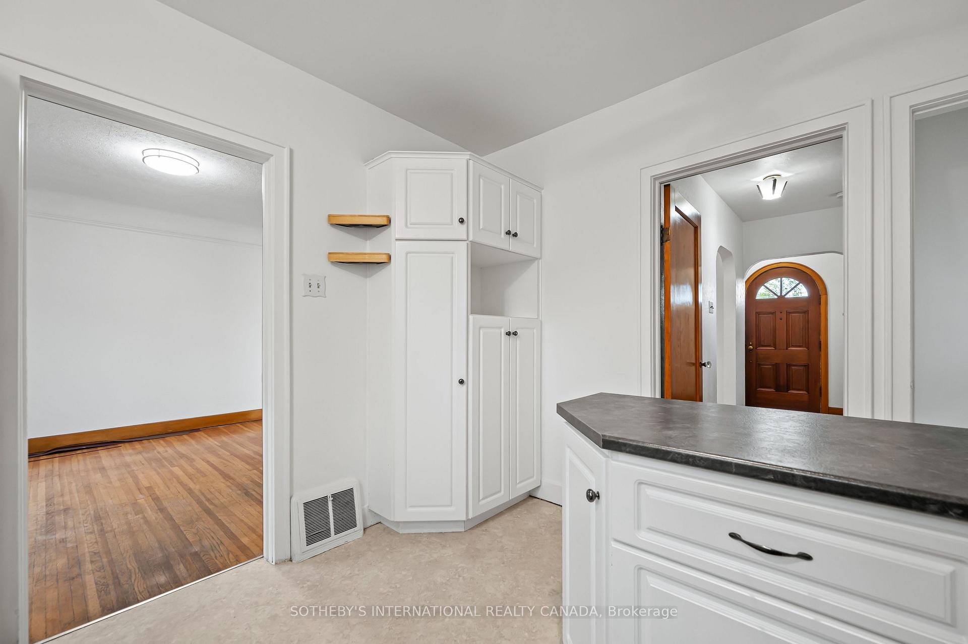 Photo 19 of 185 Highland Road W, Kitchener — HOMEH