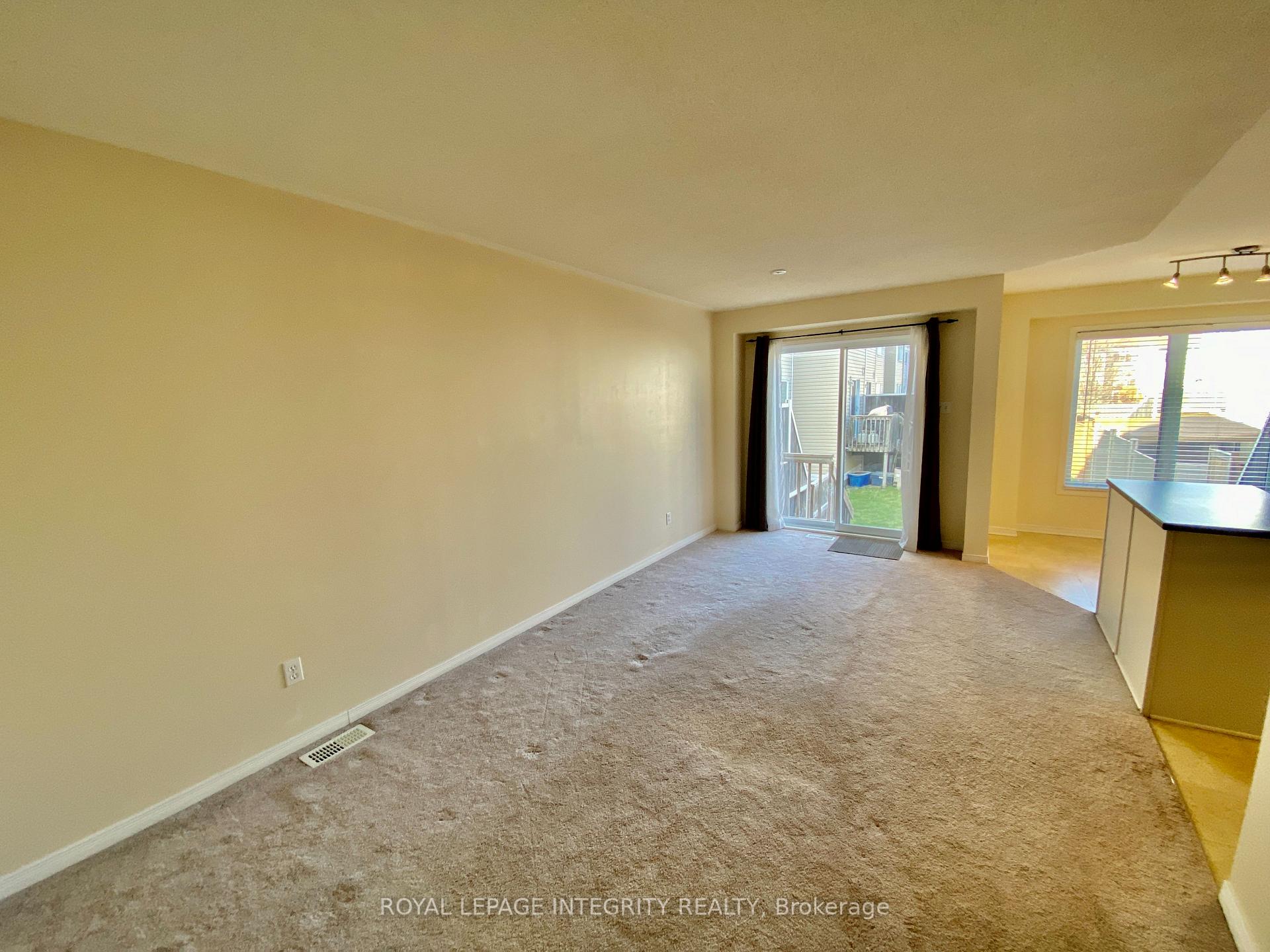 Photo 4 of 137 Freeport Drive, Ottawa, Kanata - Emerald Meadows/Trailwest — HOMEH