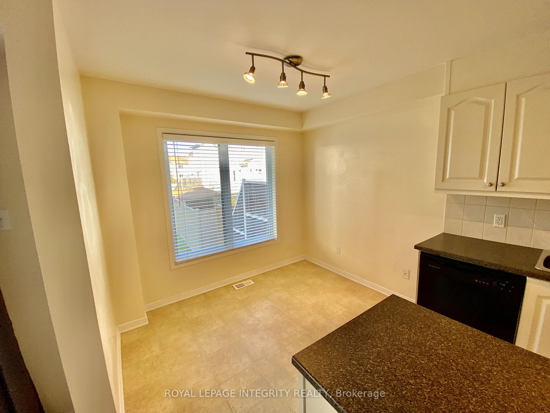 Photo 8 of 137 Freeport Drive, Ottawa, Kanata - Emerald Meadows/Trailwest — HOMEH