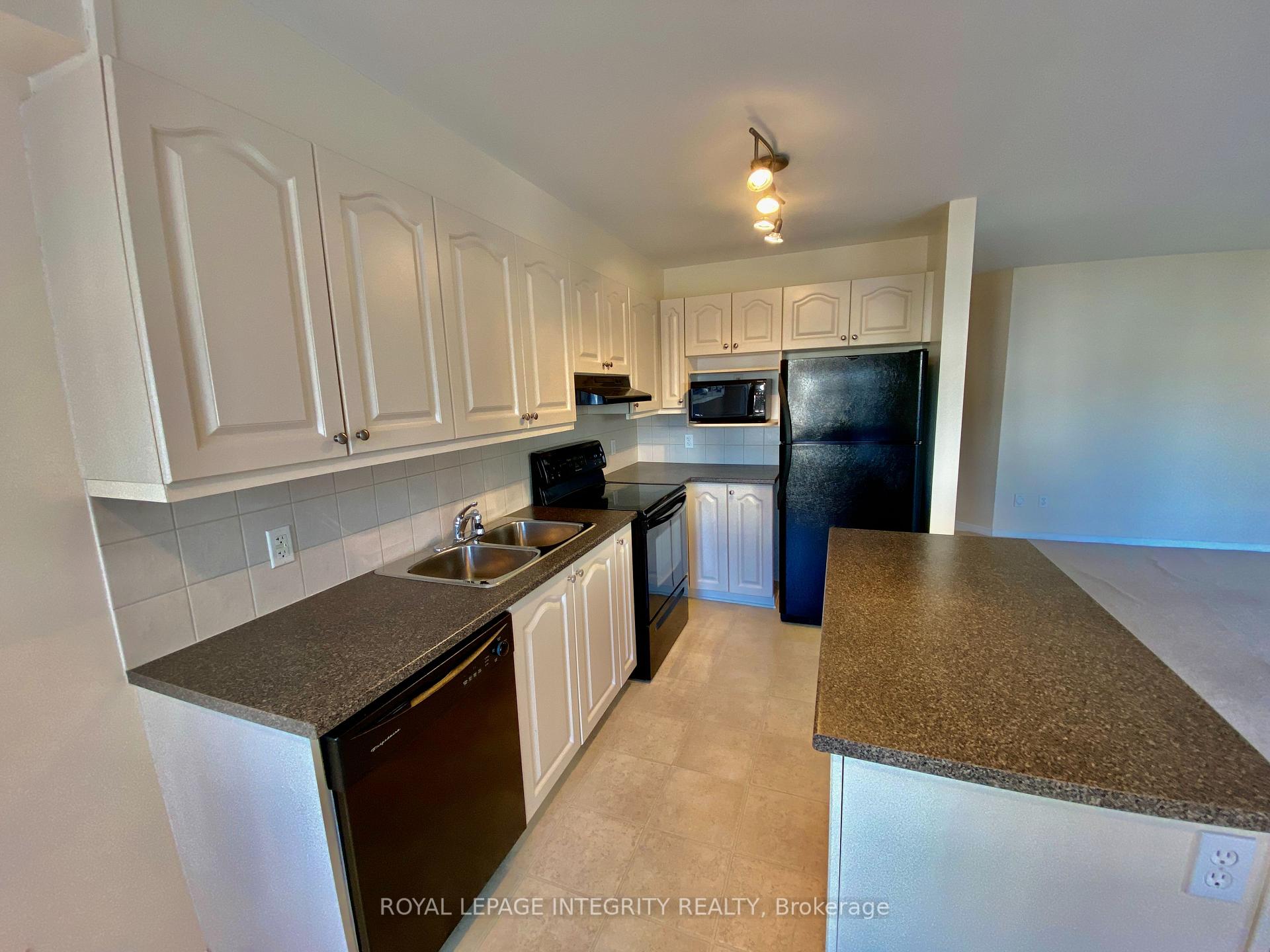 Photo 9 of 137 Freeport Drive, Ottawa, Kanata - Emerald Meadows/Trailwest — HOMEH