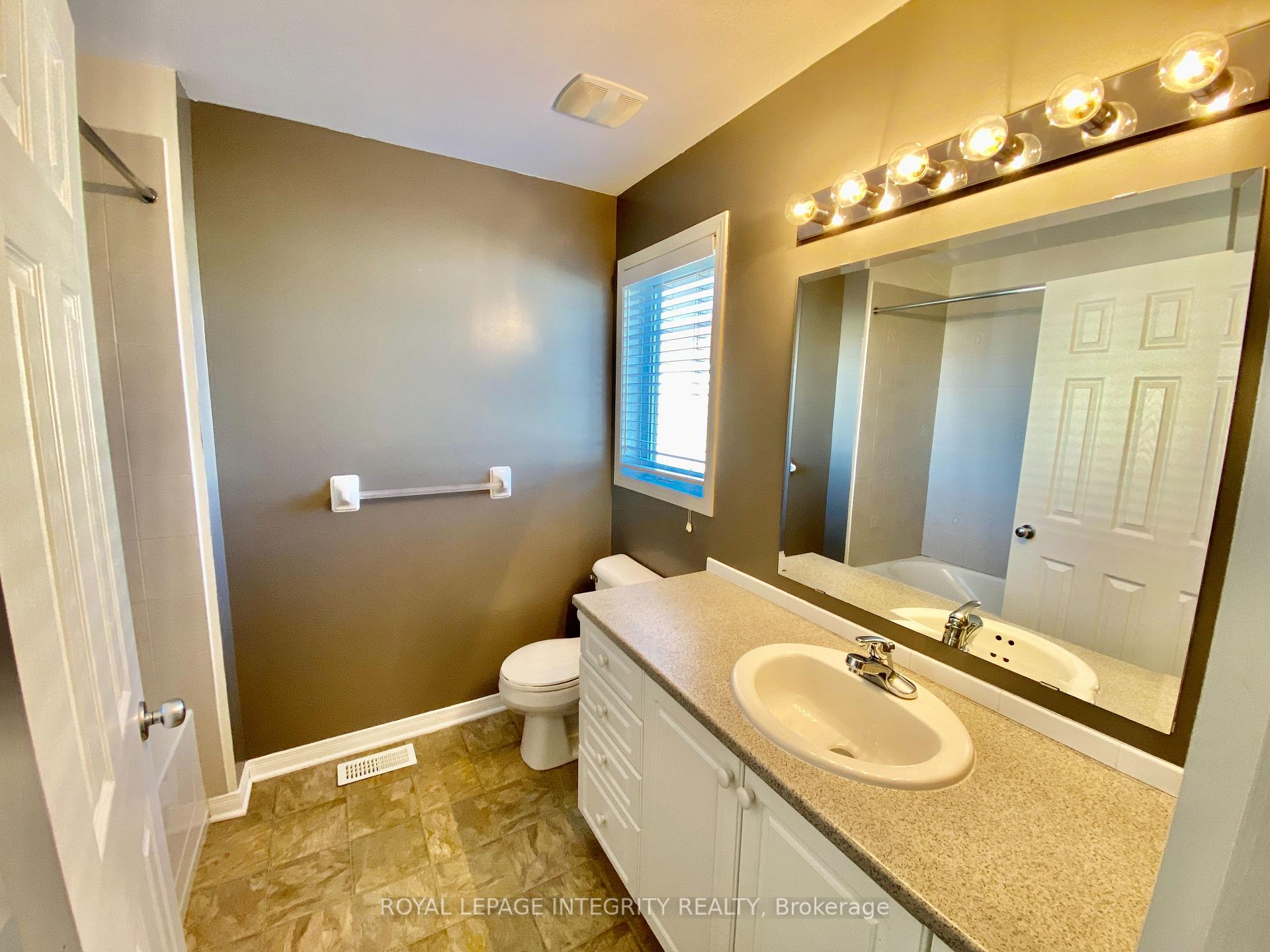 Photo 14 of 137 Freeport Drive, Ottawa, Kanata - Emerald Meadows/Trailwest — HOMEH