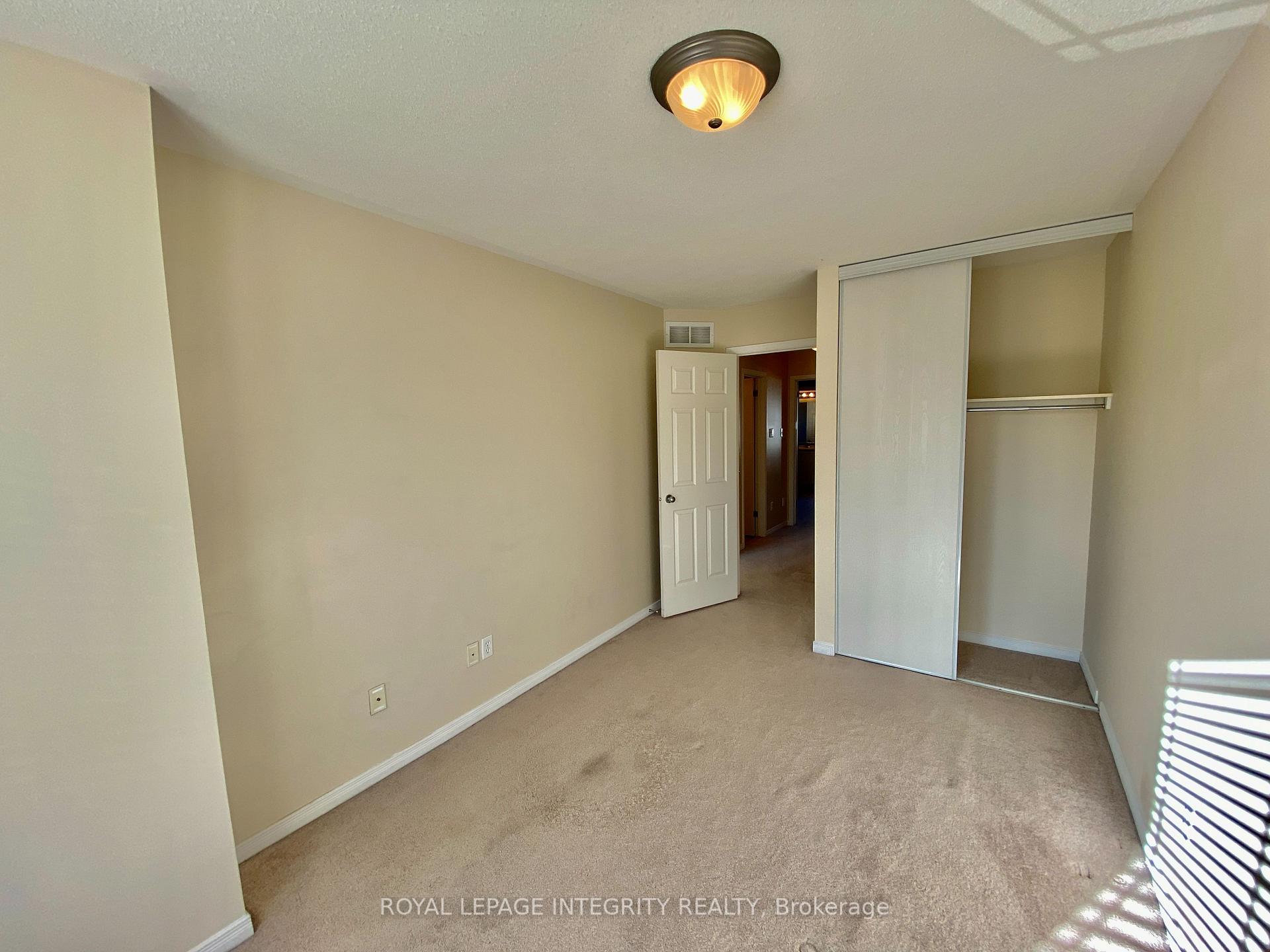 Photo 19 of 137 Freeport Drive, Ottawa, Kanata - Emerald Meadows/Trailwest — HOMEH