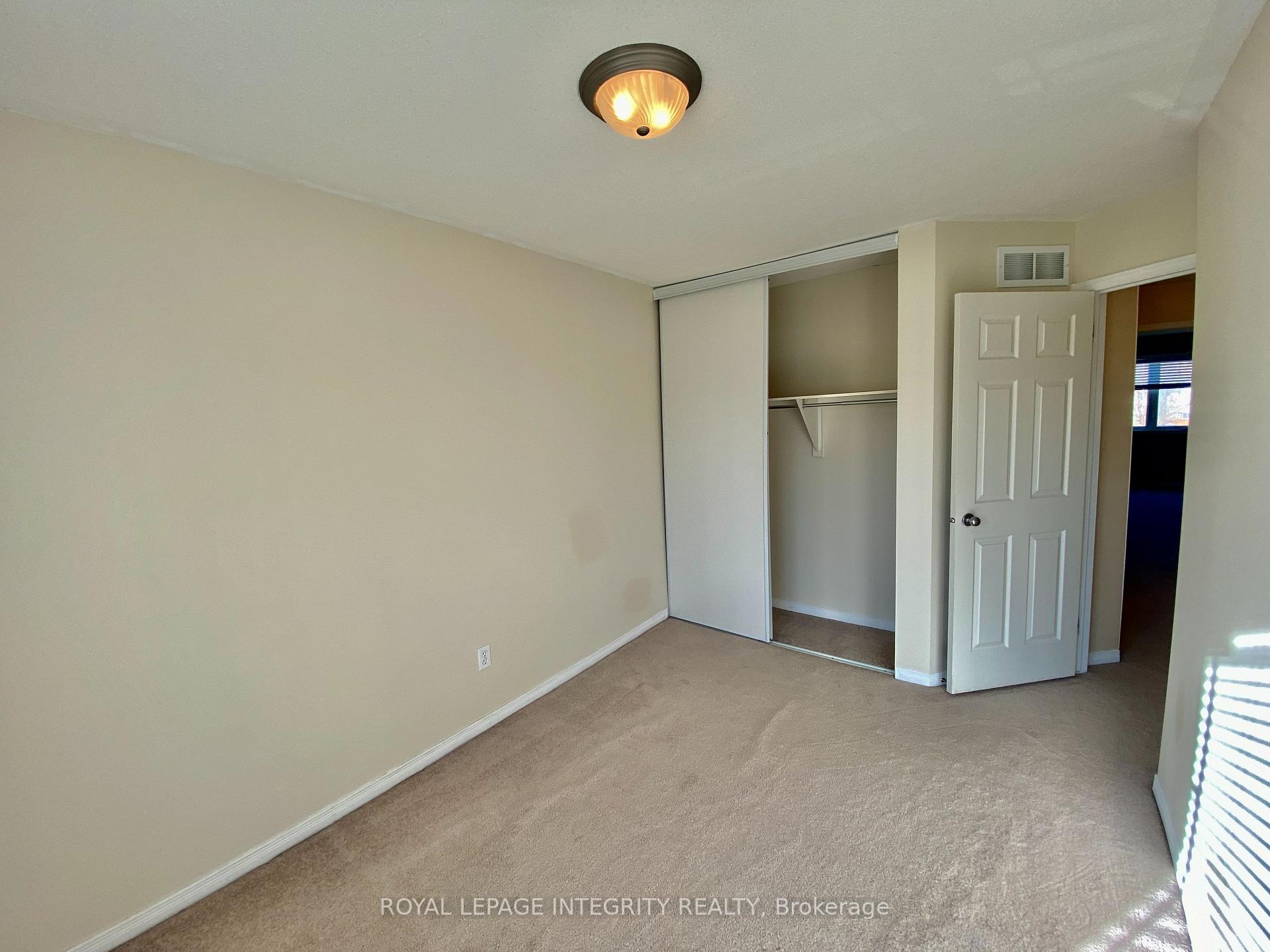 Photo 20 of 137 Freeport Drive, Ottawa, Kanata - Emerald Meadows/Trailwest — HOMEH