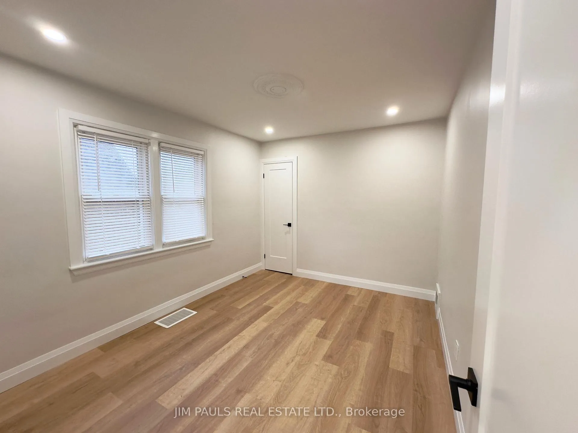 Photo 5 of 232 Rodgers Road, Hamilton, Bartonville — HOMEH