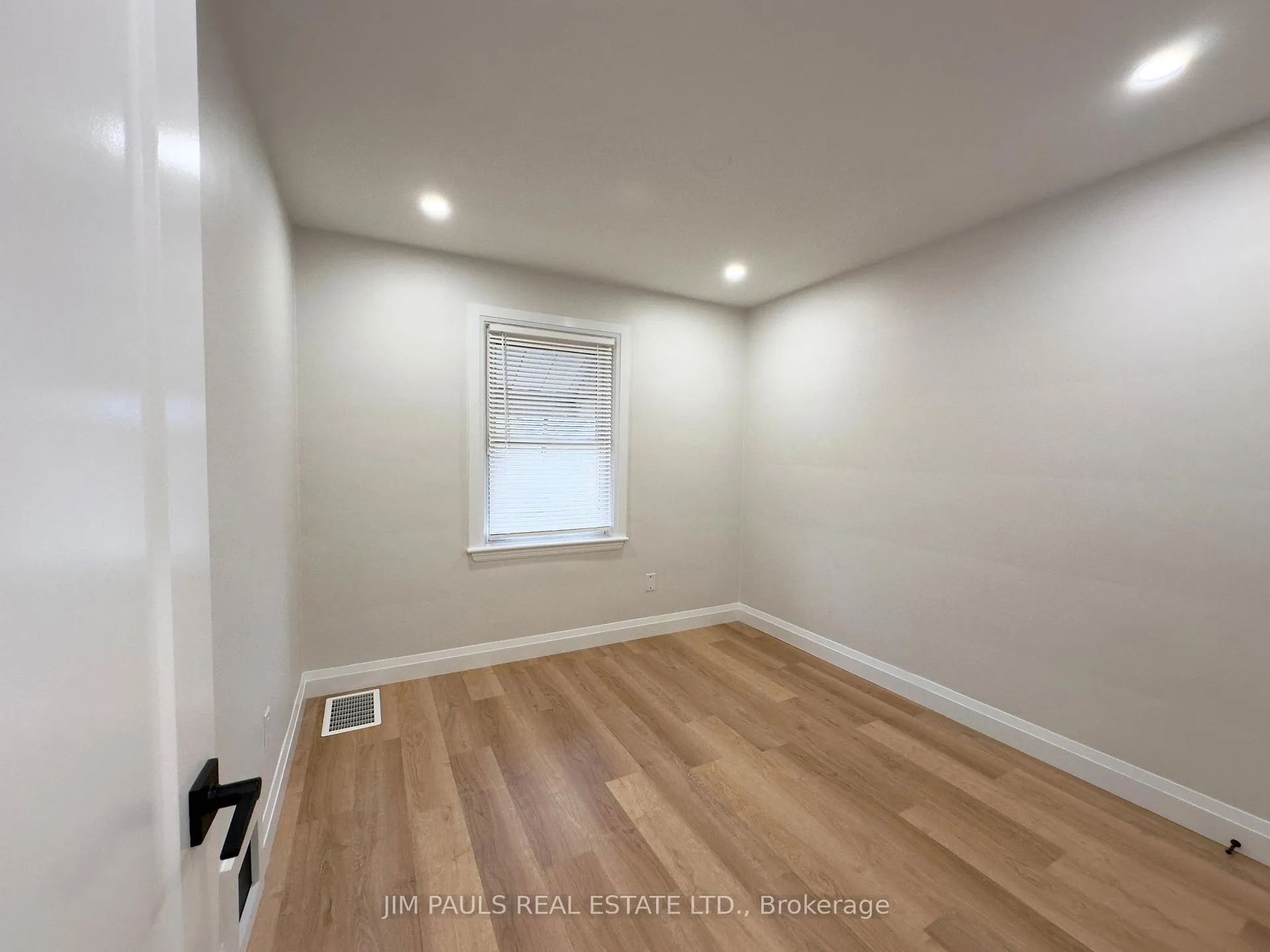 Photo 6 of 232 Rodgers Road, Hamilton, Bartonville — HOMEH