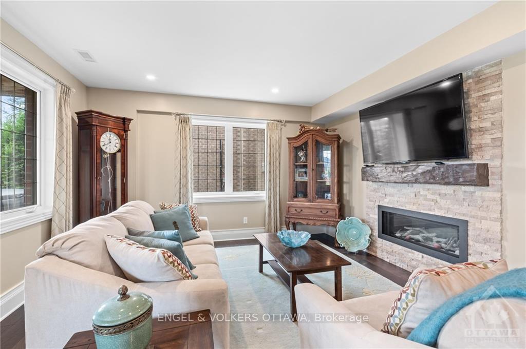 Photo 23 of 812 Percival Crescent, Ottawa, Mahogany Community — HOMEH