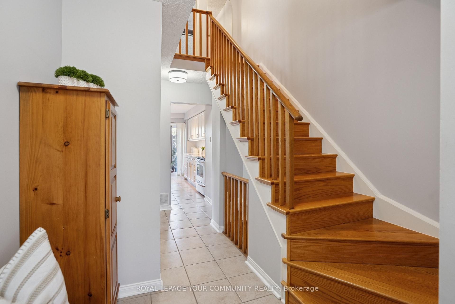 Photo 2 of 99 Durie Lane, Markham, Aileen-Willowbrook — HOMEH