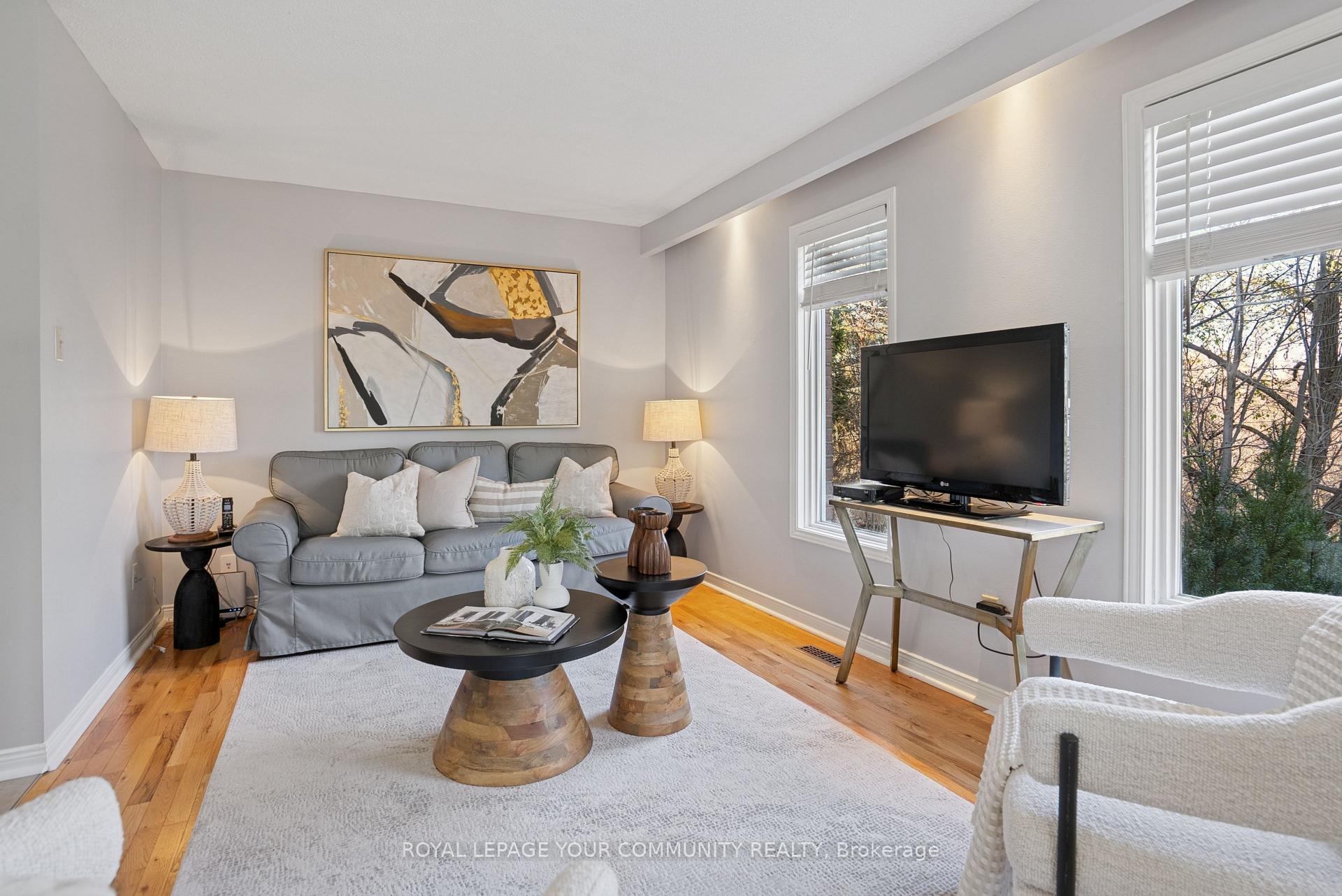 Photo 3 of 99 Durie Lane, Markham, Aileen-Willowbrook — HOMEH