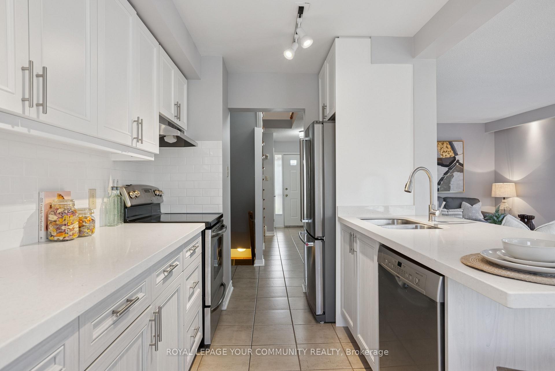 Photo 9 of 99 Durie Lane, Markham, Aileen-Willowbrook — HOMEH