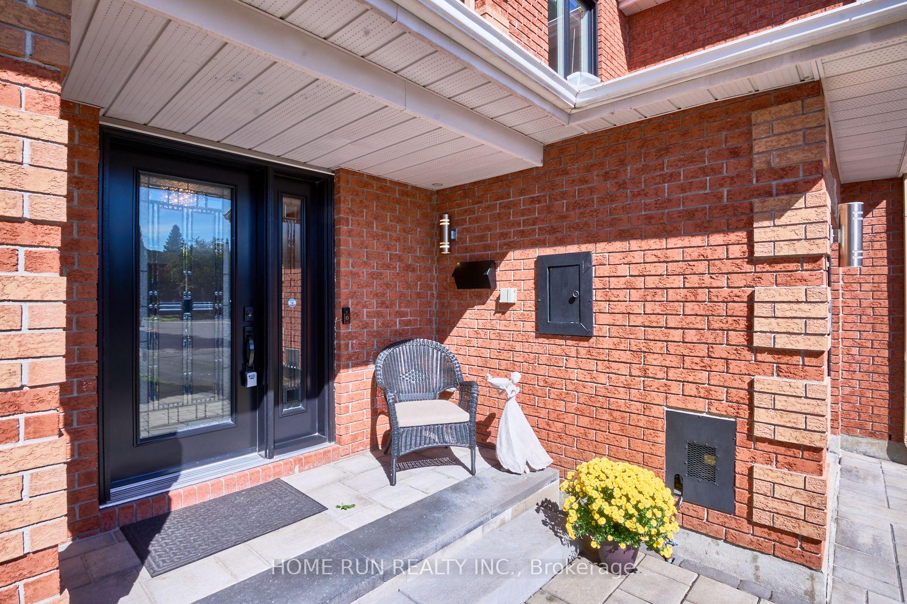 Photo 4 of 21 Longboat Court, Ottawa, Kanata - Kanata Lakes/Heritage Hills — HOMEH