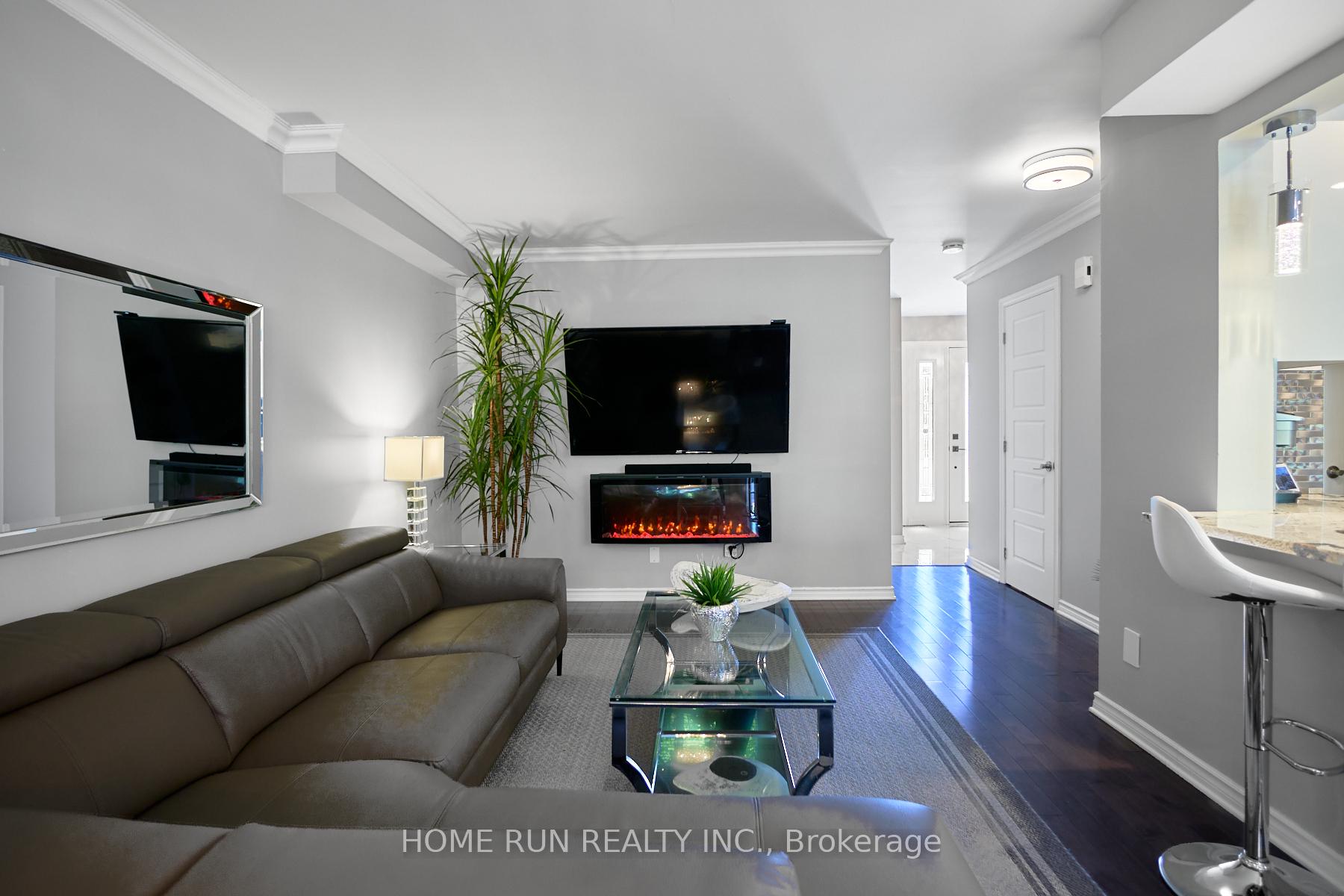 Photo 8 of 21 Longboat Court, Ottawa, Kanata - Kanata Lakes/Heritage Hills — HOMEH