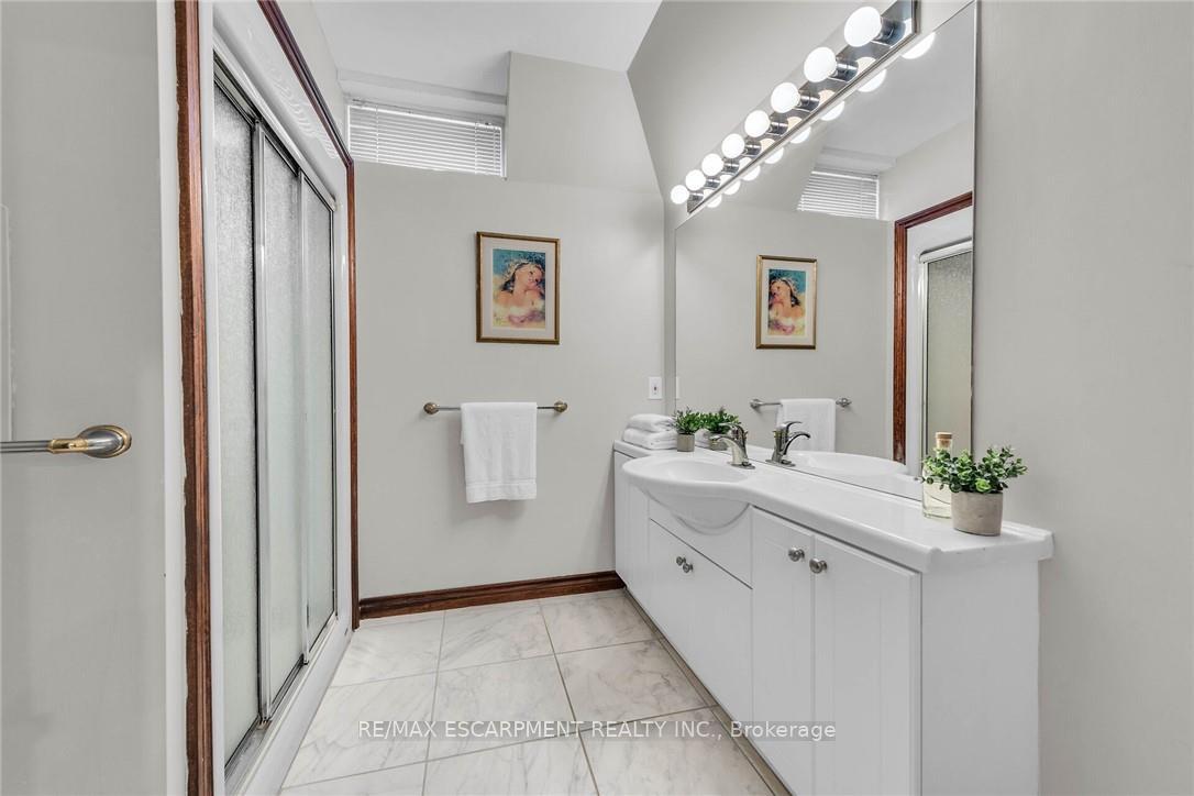 Photo 39 of 117 Christopher Drive, Hamilton, Kennedy — HOMEH