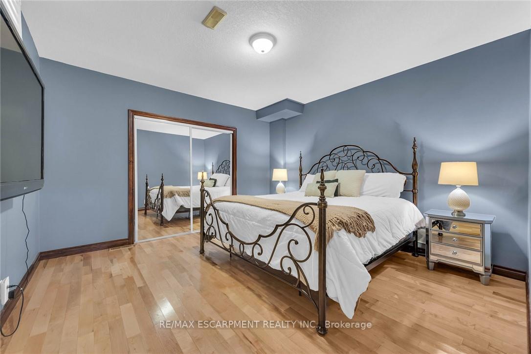 Photo 41 of 117 Christopher Drive, Hamilton, Kennedy — HOMEH