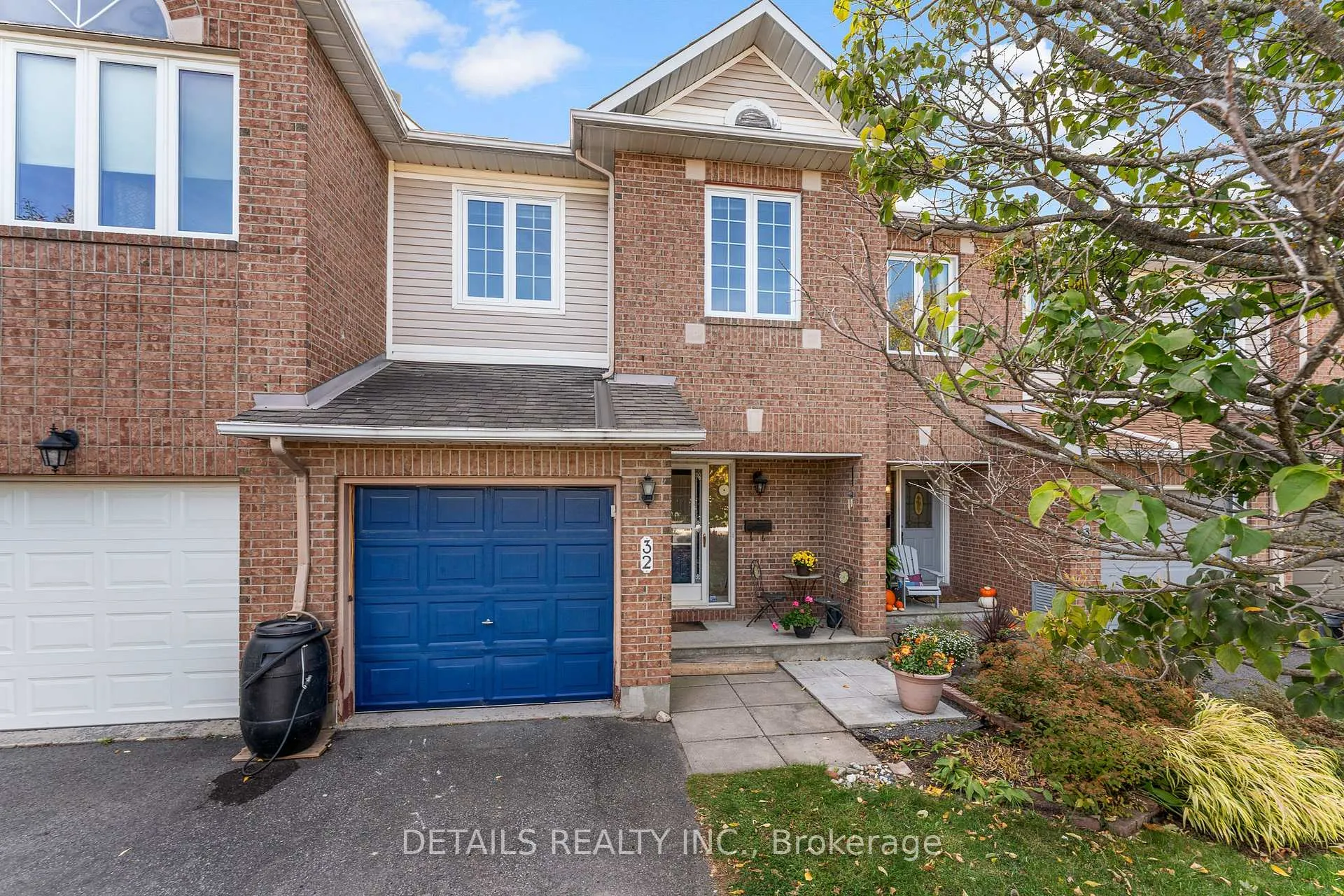 Photo 2 of 32 Crownridge Drive, Ottawa, Kanata - Emerald Meadows/Trailwest — HOMEH