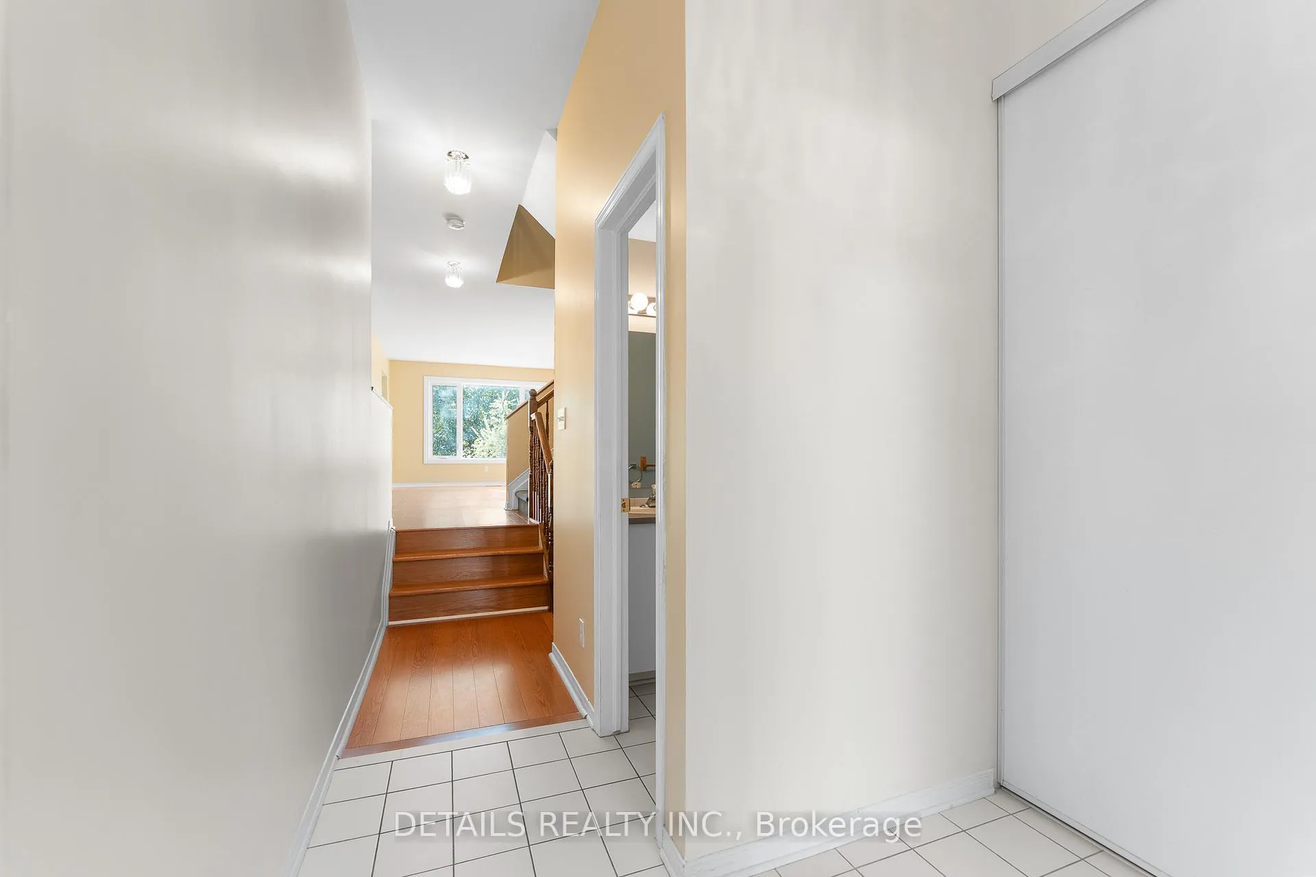Photo 5 of 32 Crownridge Drive, Ottawa, Kanata - Emerald Meadows/Trailwest — HOMEH