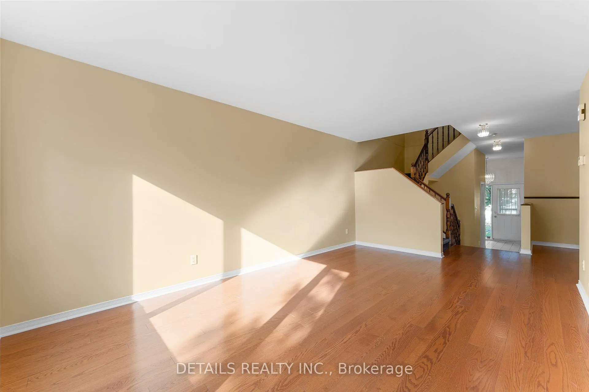 Photo 10 of 32 Crownridge Drive, Ottawa, Kanata - Emerald Meadows/Trailwest — HOMEH