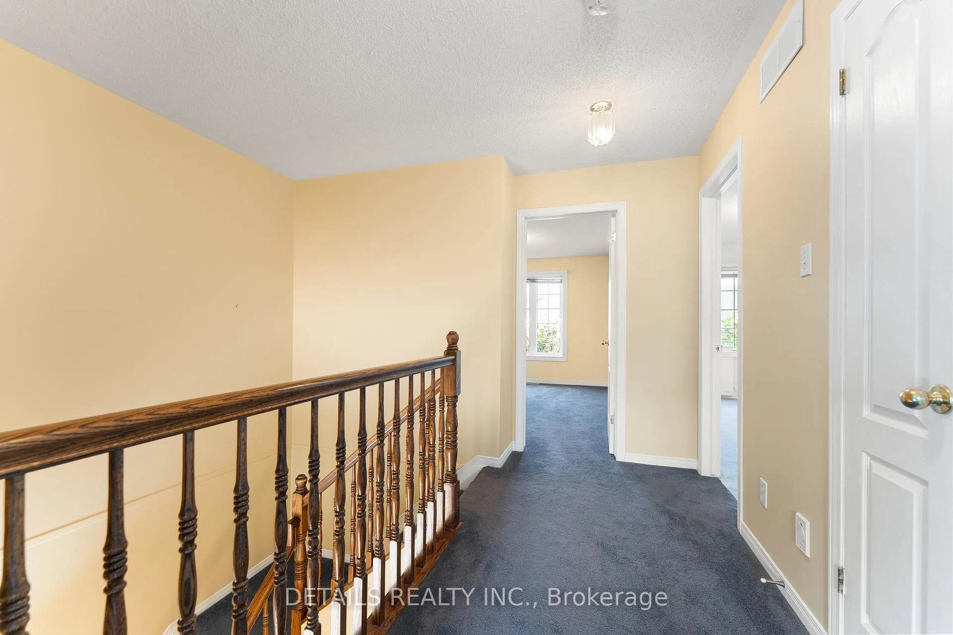Photo 16 of 32 Crownridge Drive, Ottawa, Kanata - Emerald Meadows/Trailwest — HOMEH