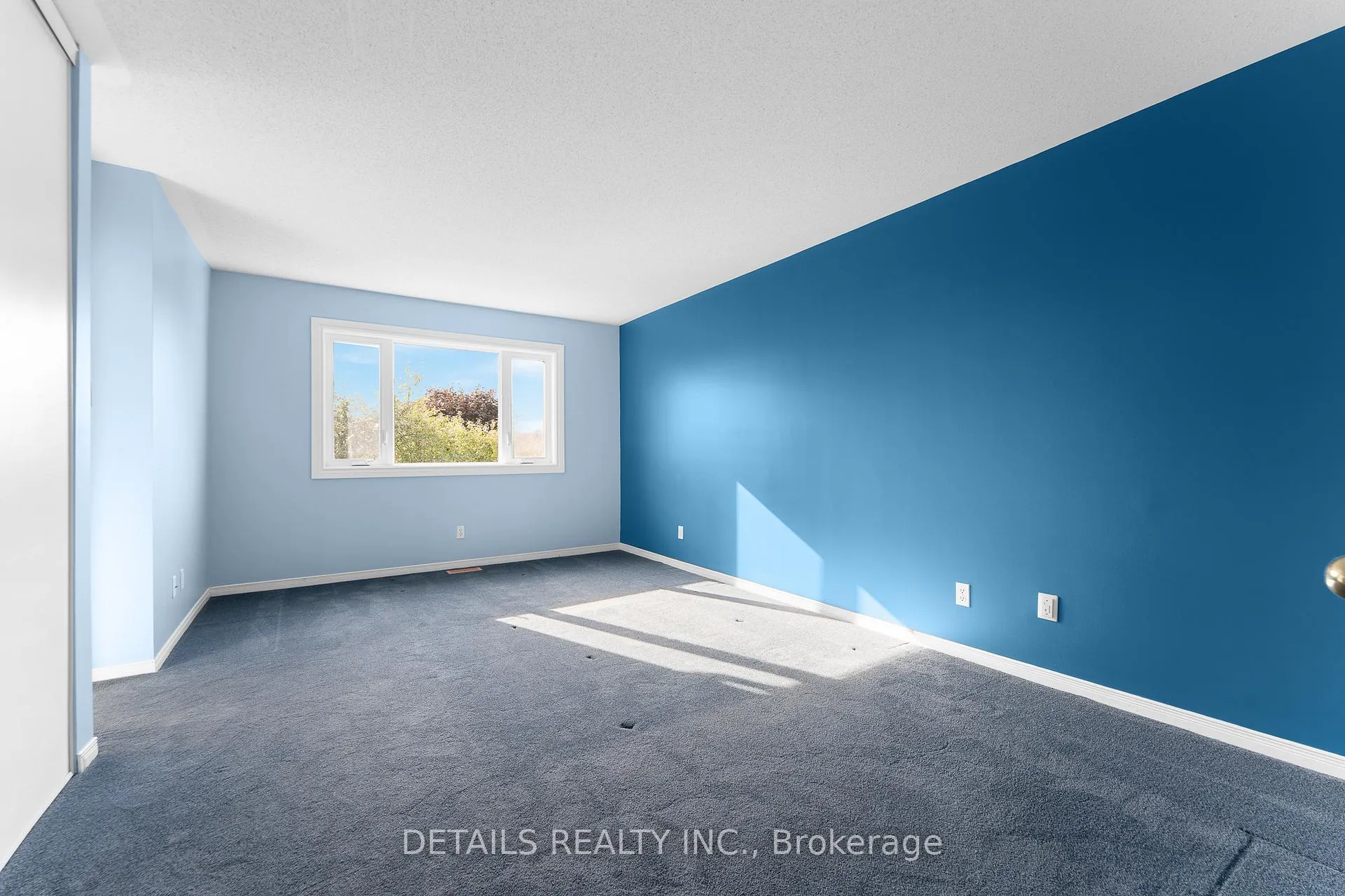 Photo 19 of 32 Crownridge Drive, Ottawa, Kanata - Emerald Meadows/Trailwest — HOMEH