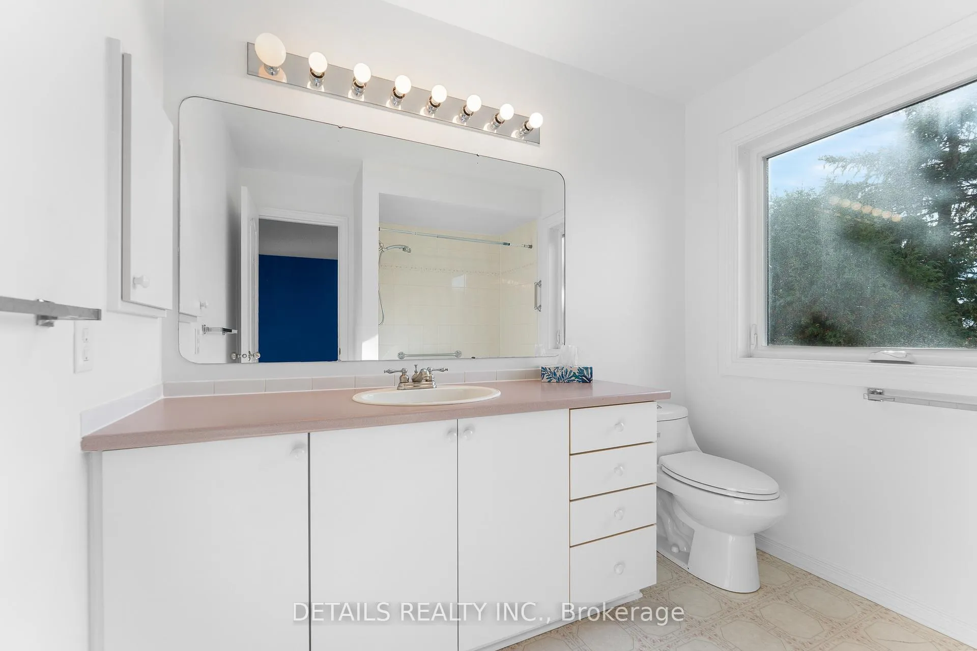 Photo 21 of 32 Crownridge Drive, Ottawa, Kanata - Emerald Meadows/Trailwest — HOMEH