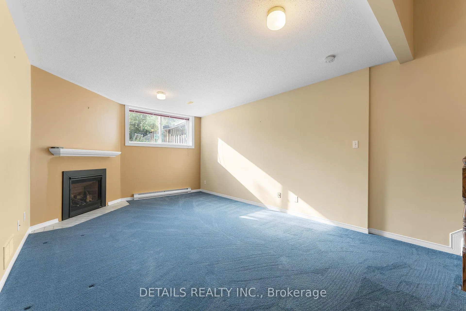 Photo 28 of 32 Crownridge Drive, Ottawa, Kanata - Emerald Meadows/Trailwest — HOMEH