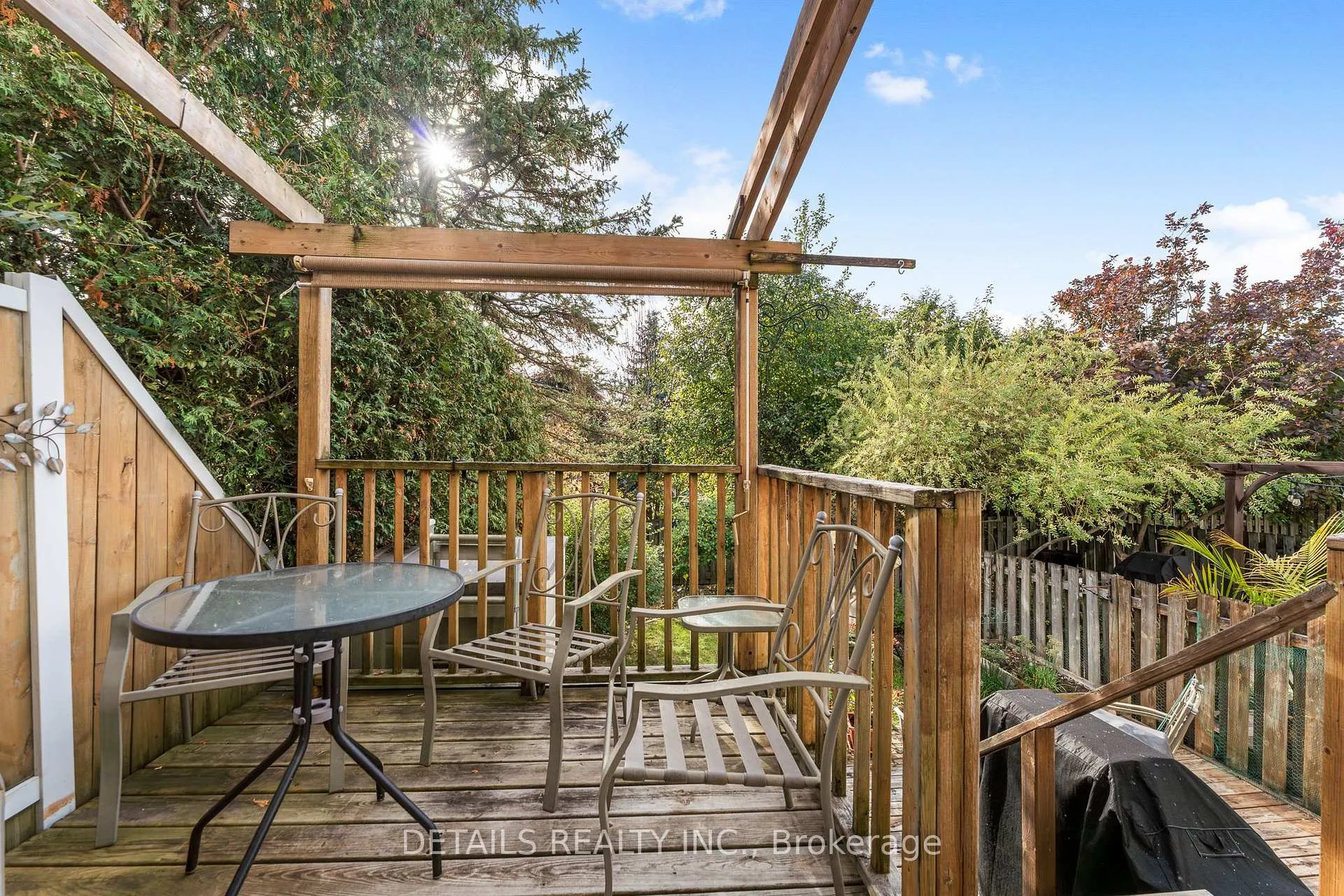 Photo 31 of 32 Crownridge Drive, Ottawa, Kanata - Emerald Meadows/Trailwest — HOMEH