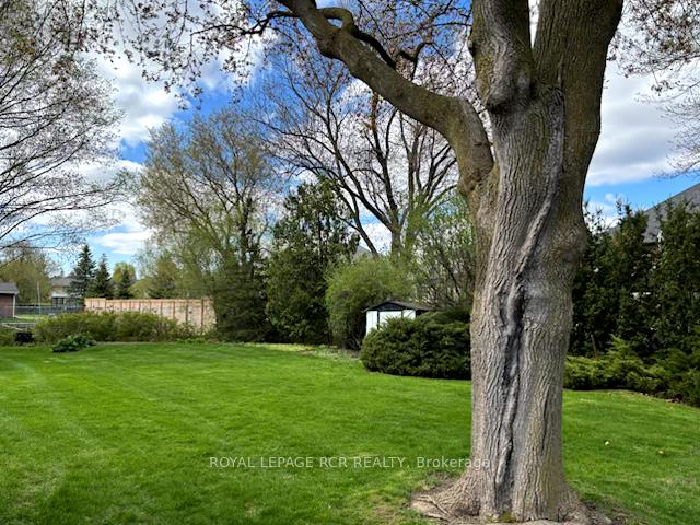 Photo 4 of 47 Elizabeth Drive, King, Nobleton — HOMEH