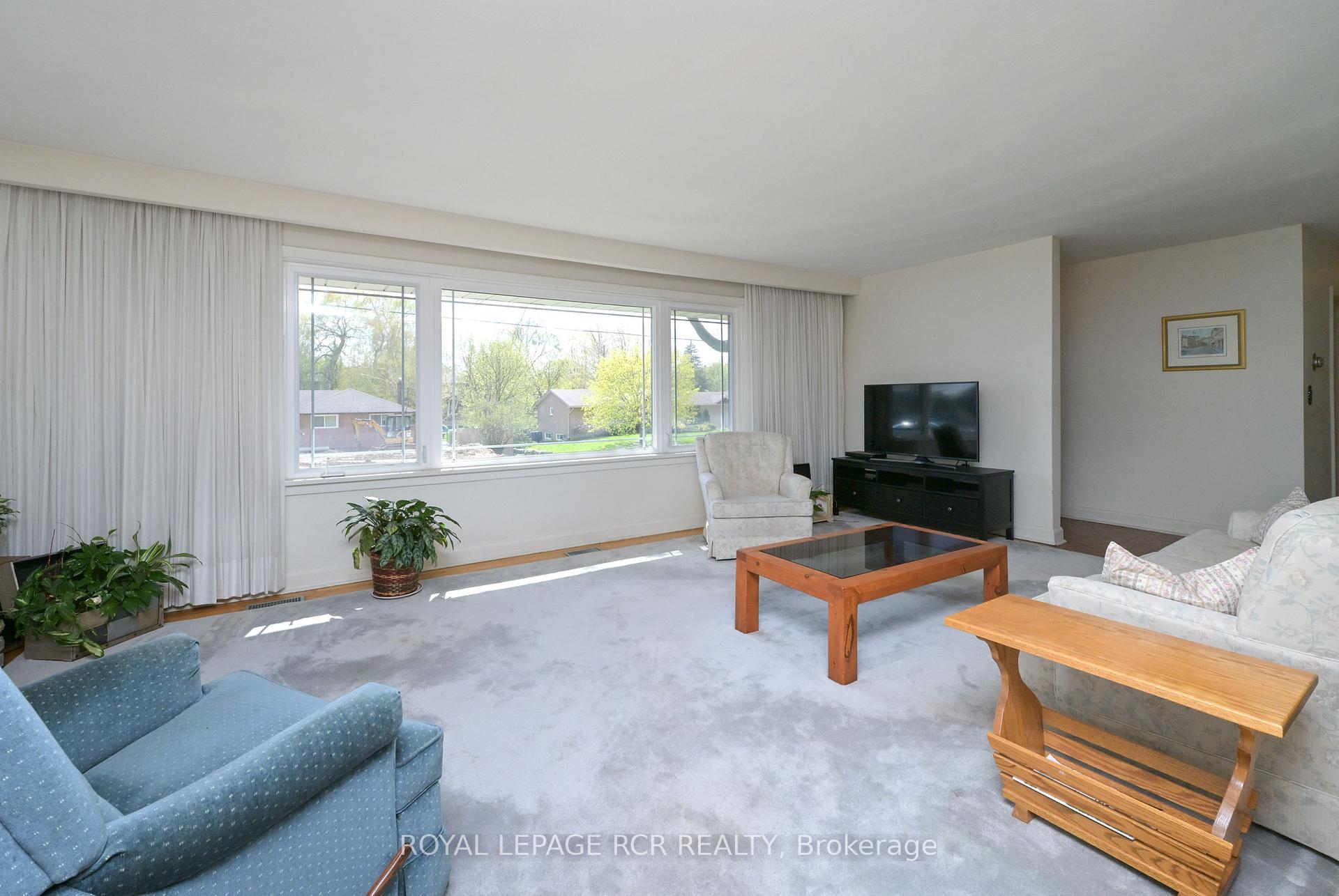 Photo 8 of 47 Elizabeth Drive, King, Nobleton — HOMEH