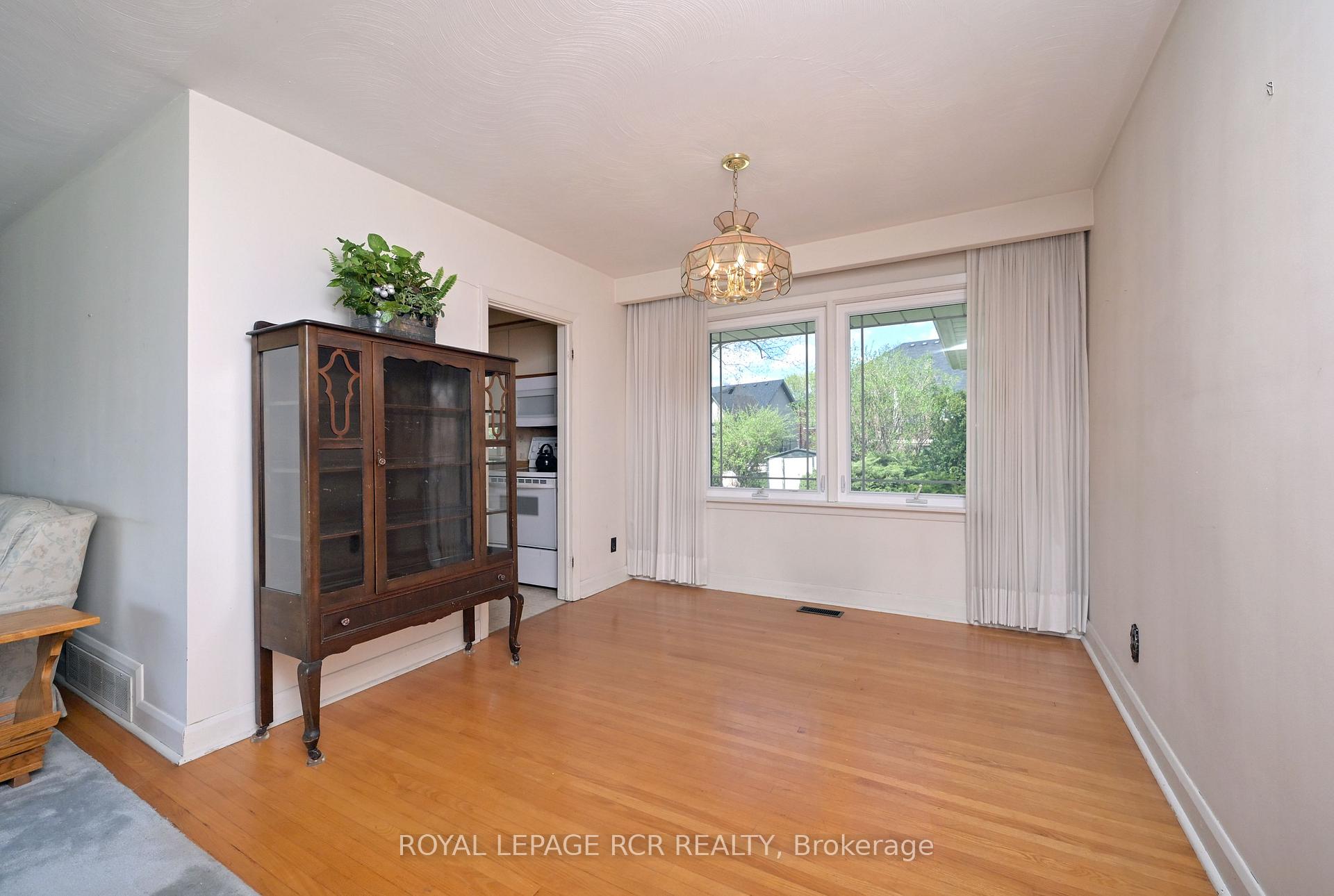 Photo 12 of 47 Elizabeth Drive, King, Nobleton — HOMEH