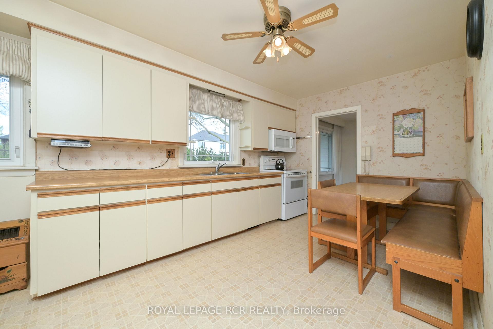 Photo 16 of 47 Elizabeth Drive, King, Nobleton — HOMEH