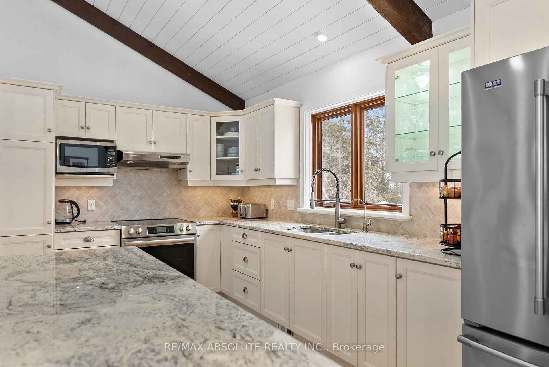 Photo 9 of 4 Rockwood Drive, McNab/Braeside, Mcnab/Braeside Twps — HOMEH
