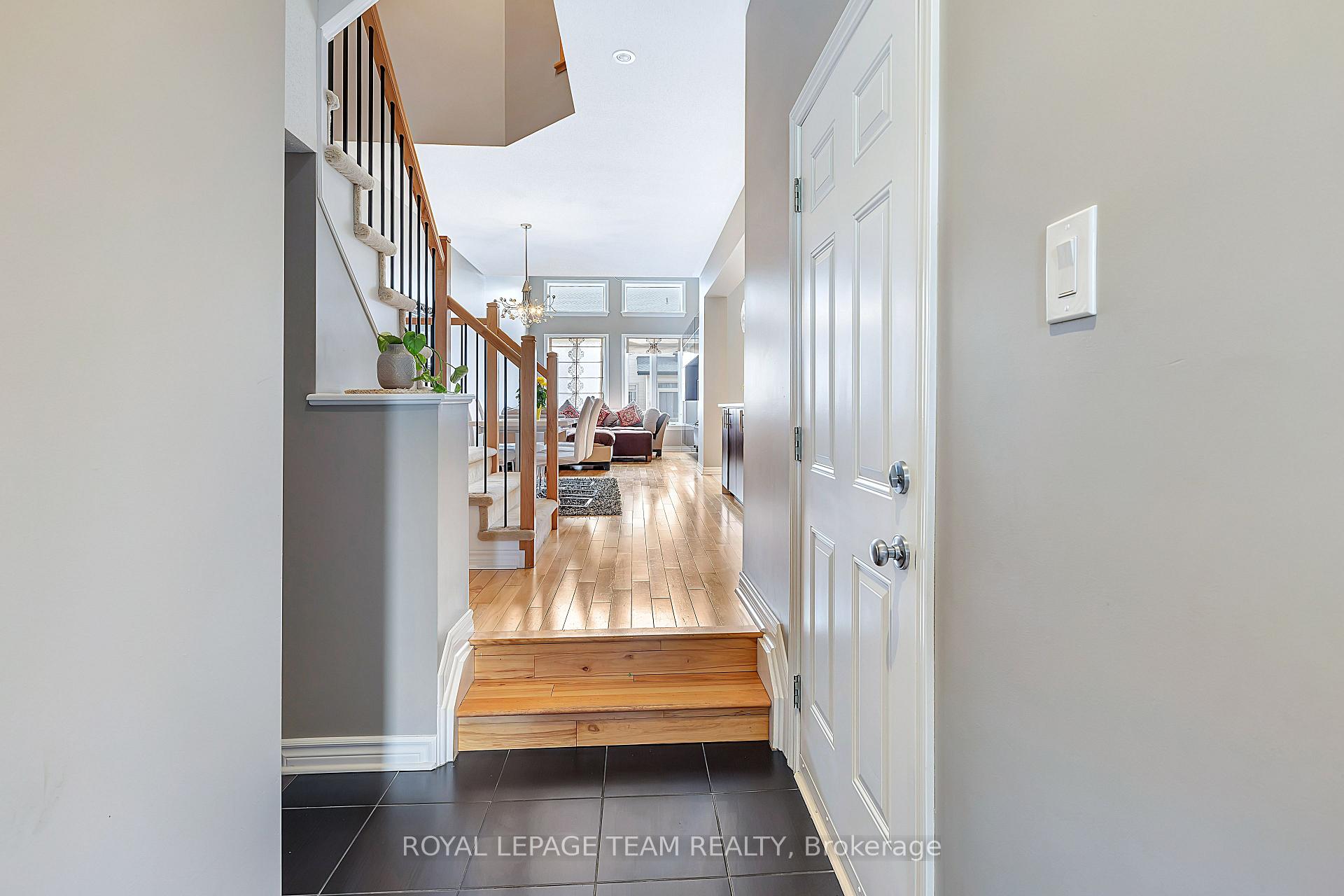 Photo 8 of 421 Arncliffe Avenue, Ottawa, Kanata - Morgan's Grant/South March — HOMEH