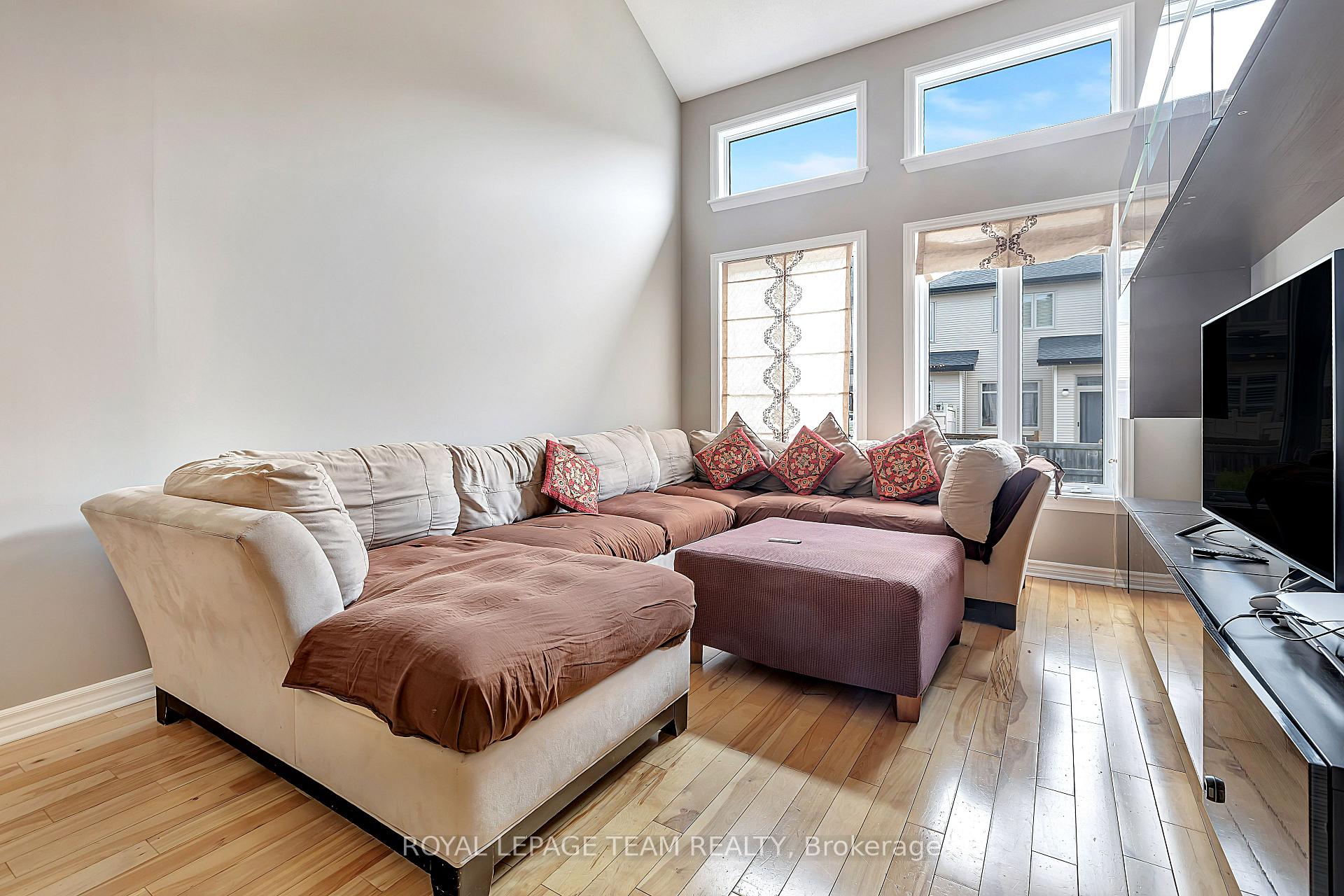 Photo 12 of 421 Arncliffe Avenue, Ottawa, Kanata - Morgan's Grant/South March — HOMEH