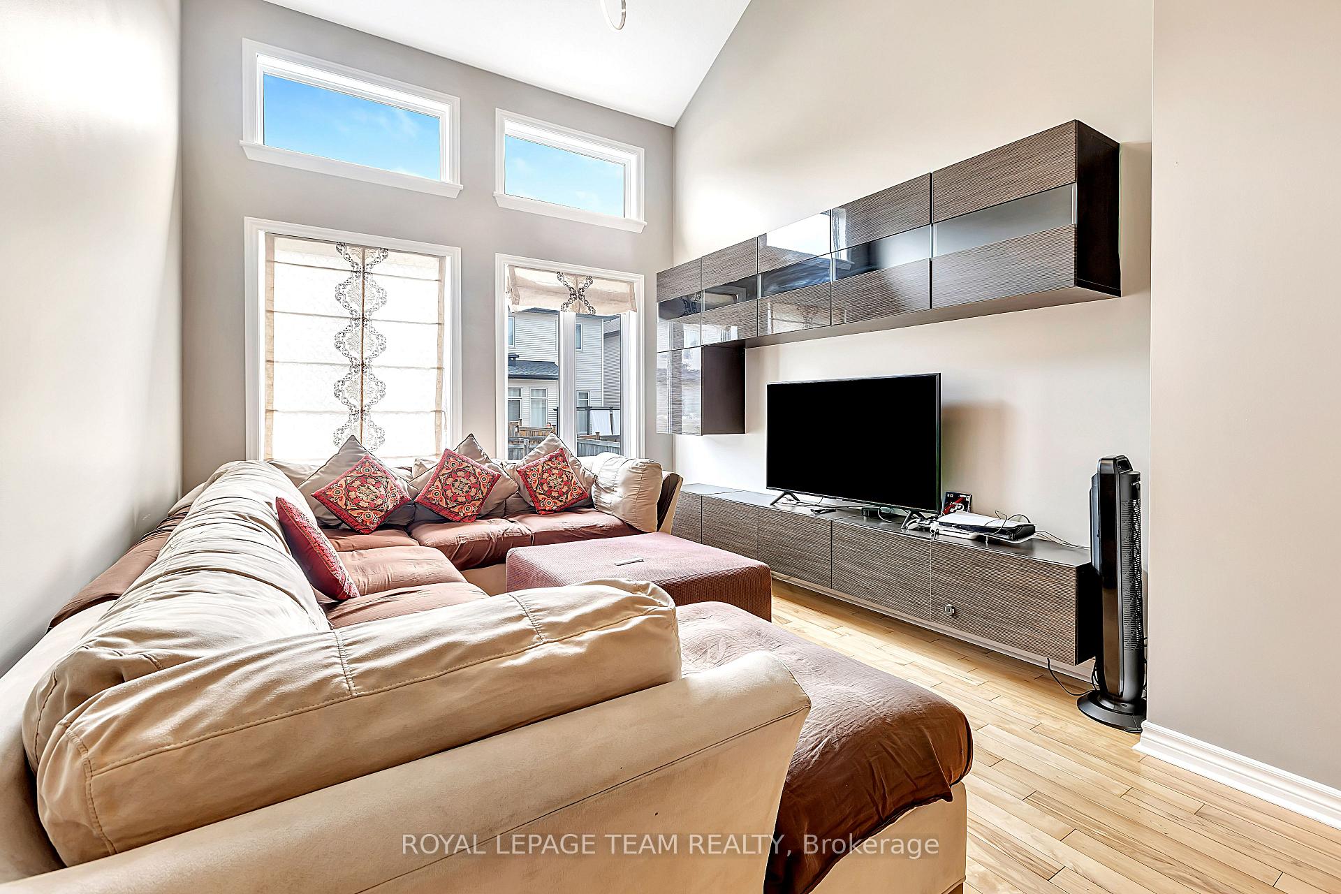 Photo 13 of 421 Arncliffe Avenue, Ottawa, Kanata - Morgan's Grant/South March — HOMEH