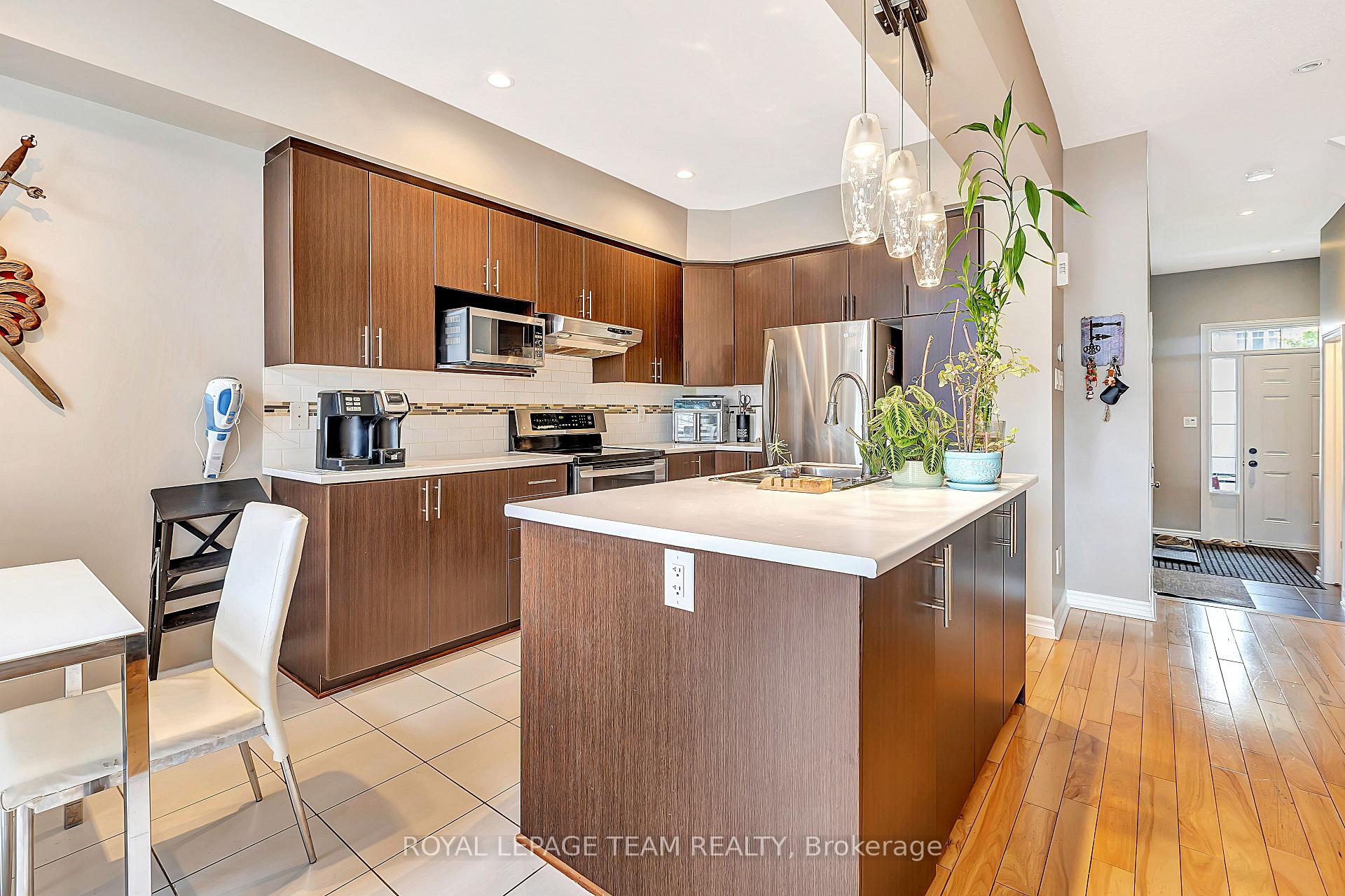 Photo 14 of 421 Arncliffe Avenue, Ottawa, Kanata - Morgan's Grant/South March — HOMEH