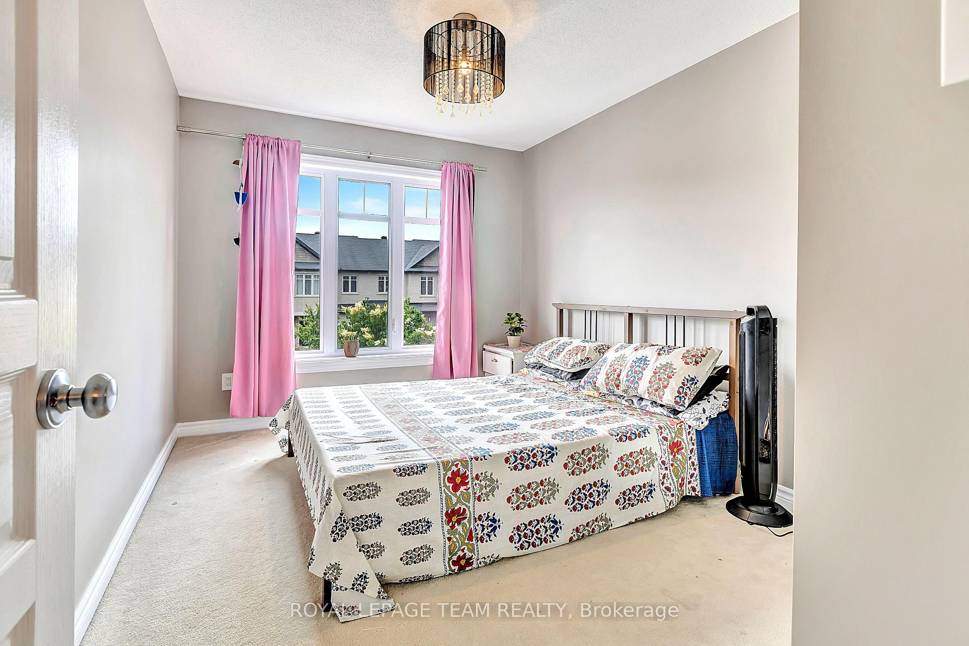 Photo 23 of 421 Arncliffe Avenue, Ottawa, Kanata - Morgan's Grant/South March — HOMEH