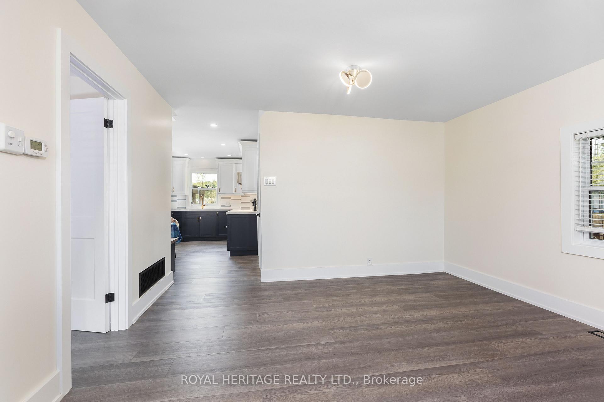 Photo 4 of 1275 Killarney Beach Road, Innisfil, Lefroy — HOMEH