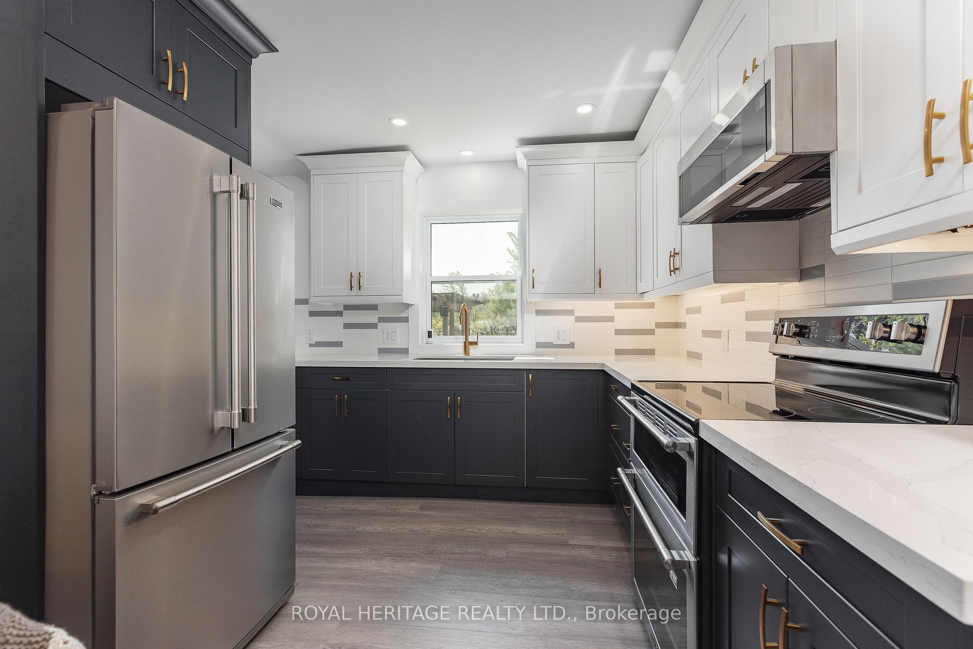 Photo 11 of 1275 Killarney Beach Road, Innisfil, Lefroy — HOMEH