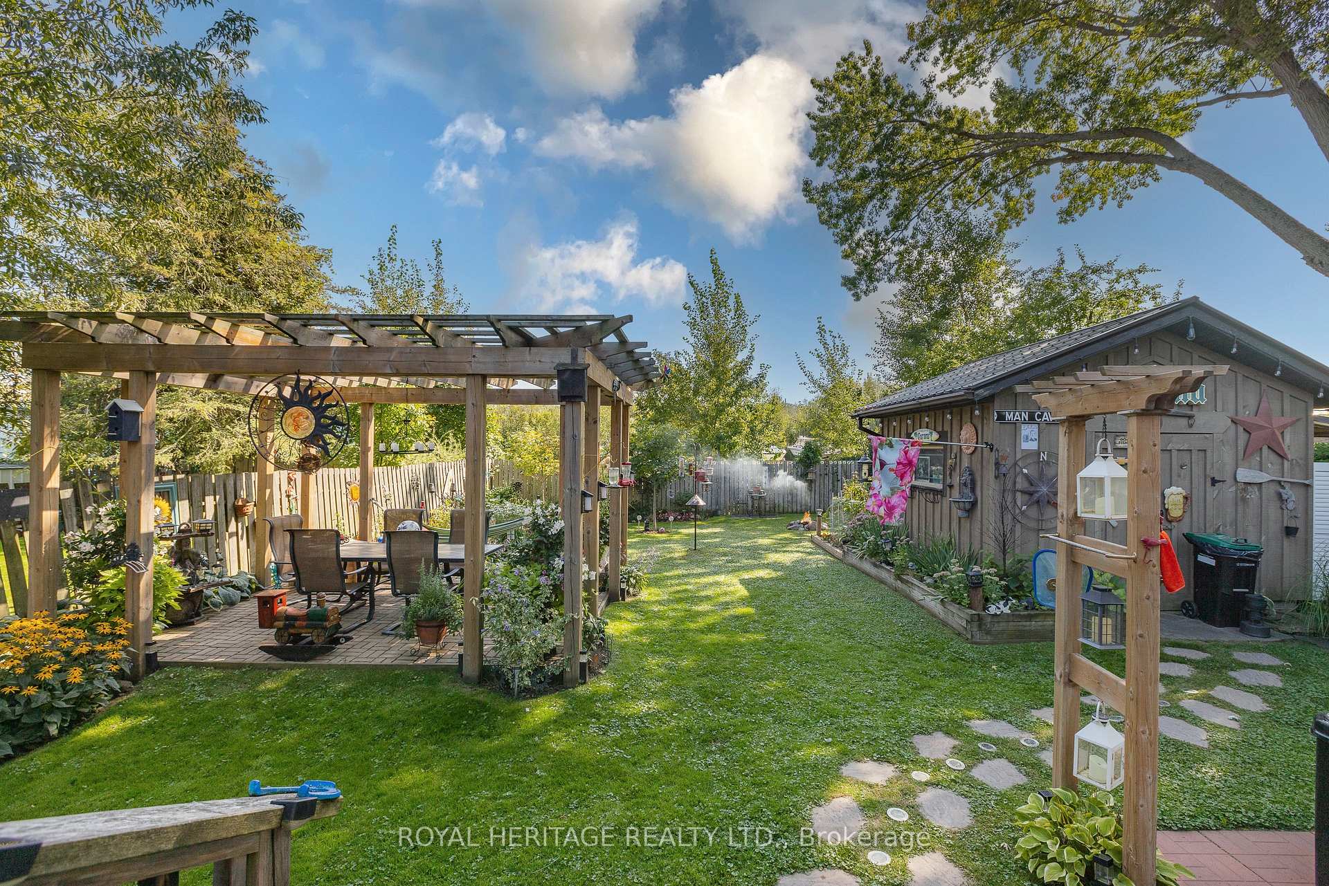Photo 17 of 1275 Killarney Beach Road, Innisfil, Lefroy — HOMEH