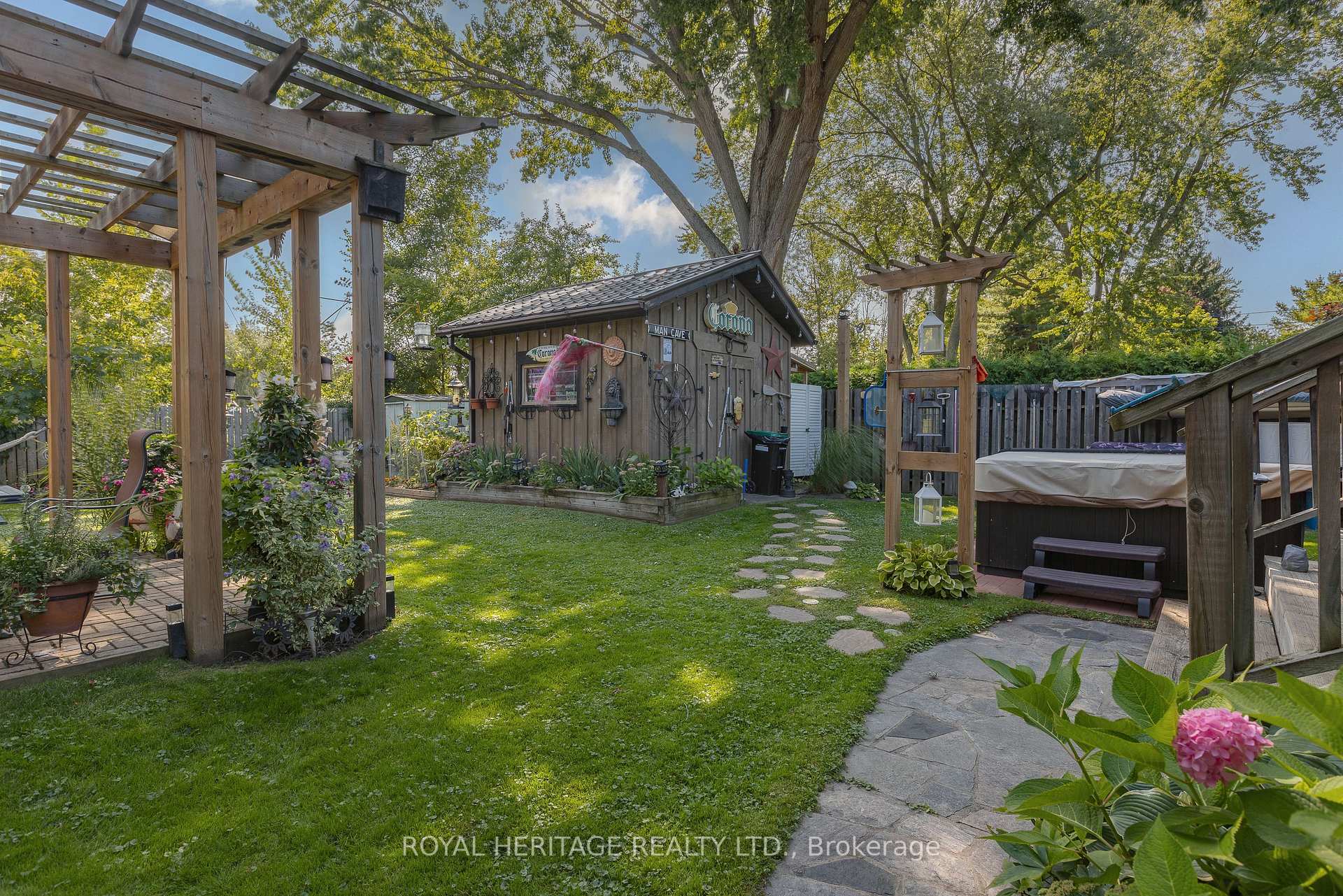 Photo 21 of 1275 Killarney Beach Road, Innisfil, Lefroy — HOMEH