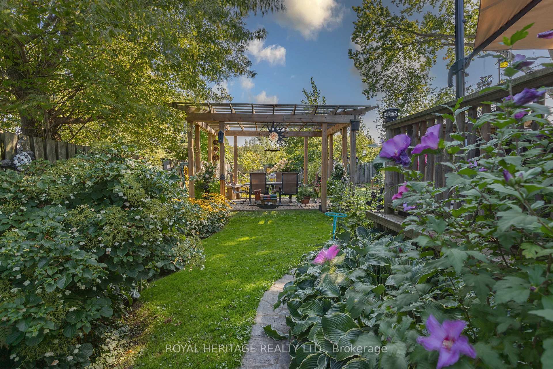 Photo 24 of 1275 Killarney Beach Road, Innisfil, Lefroy — HOMEH