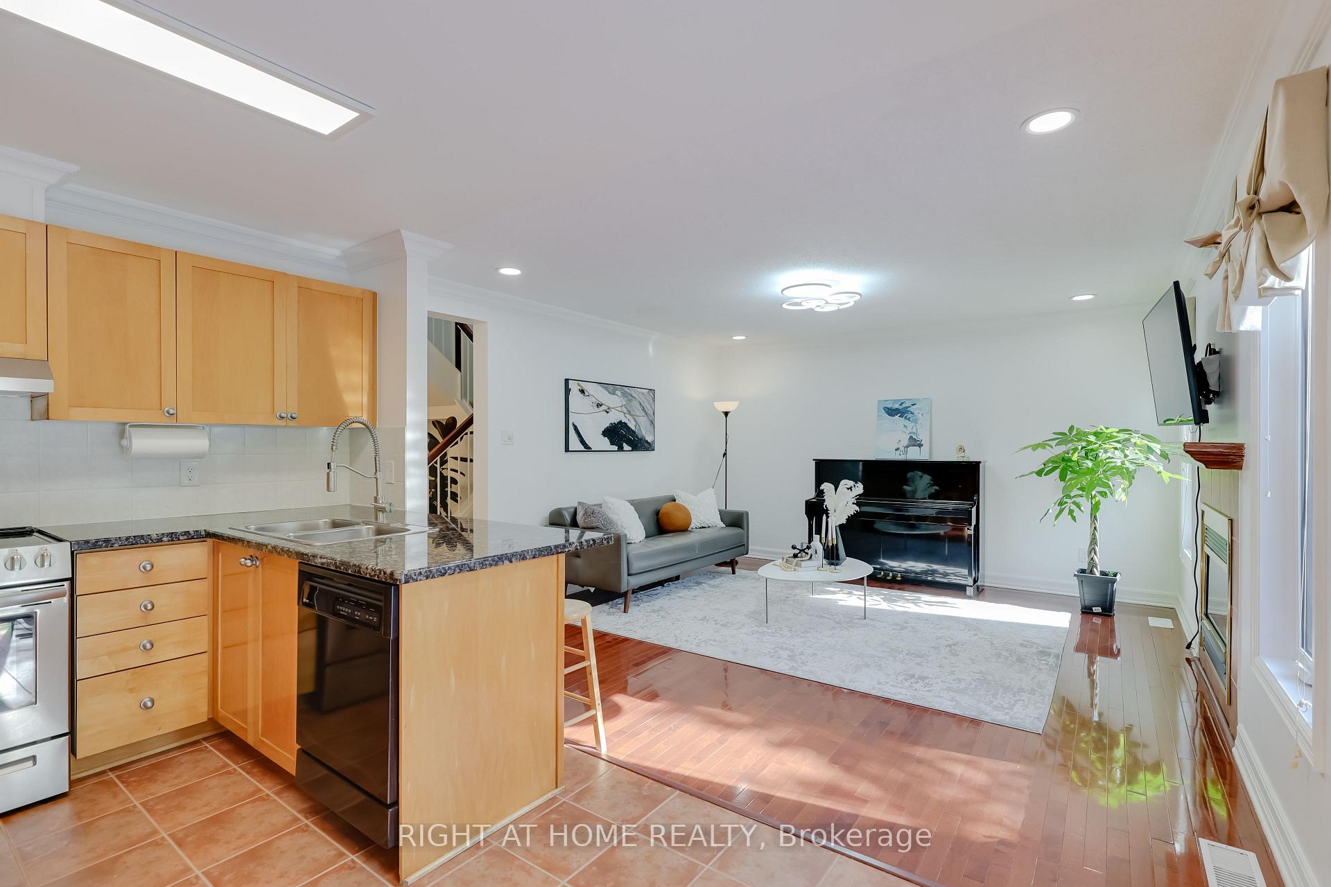 Photo 18 of 60 Mersey Drive, Ottawa, Kanata - Morgan's Grant/South March — HOMEH